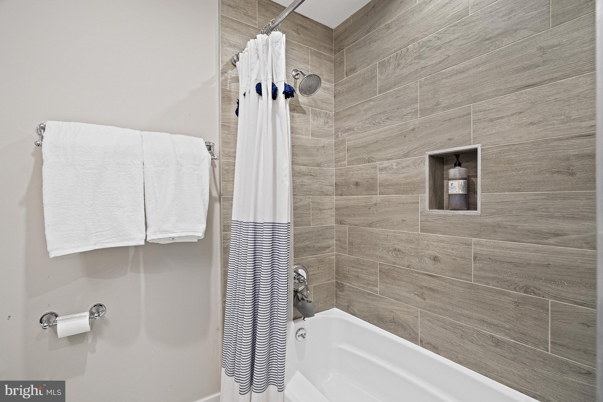 OLD MILL ESTATES - Residential