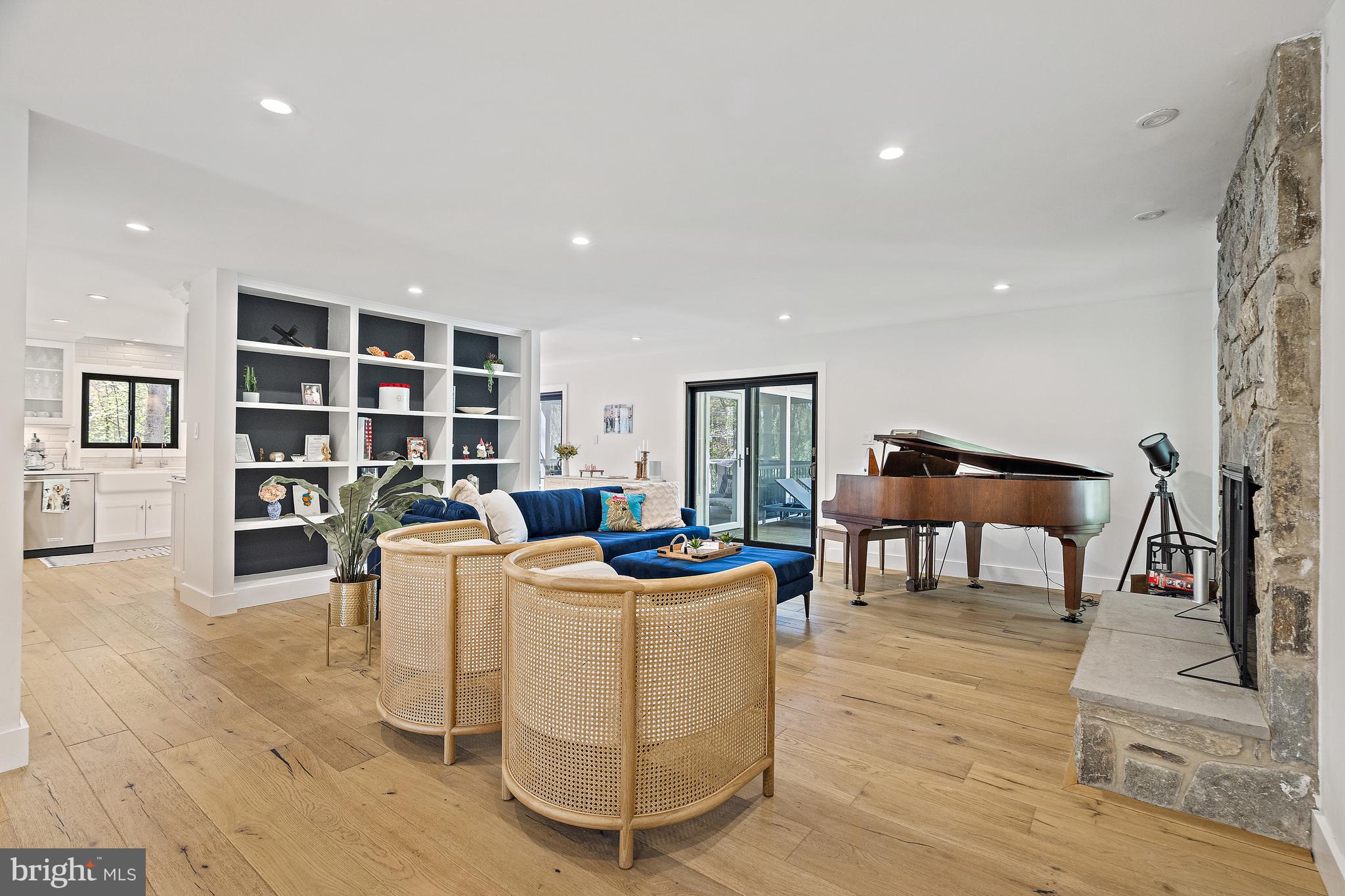 OLD MILL ESTATES - Residential