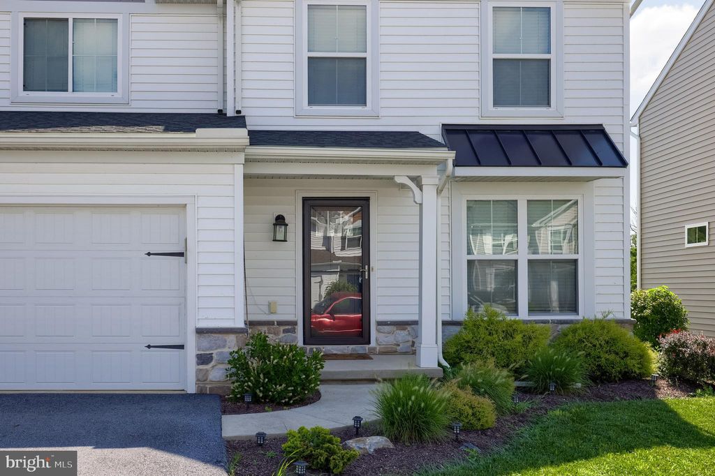Photo of 410 Jared Way, NEW HOLLAND, PA 17557 (MLS # PALA2073386)