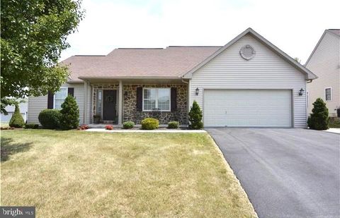 Homes For Sale - 111 Day Lily Drive<br/> Berks County, SINKING SPRING, PA 19608