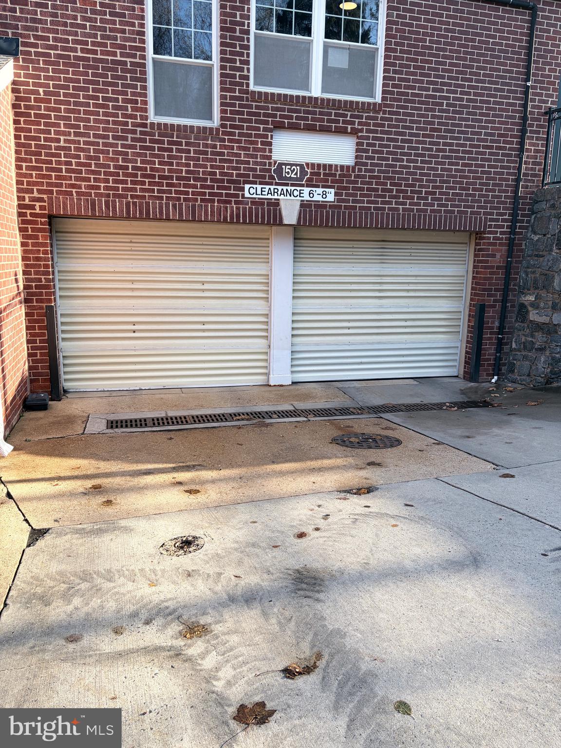 GATES OF MCLEAN - Residential Lease