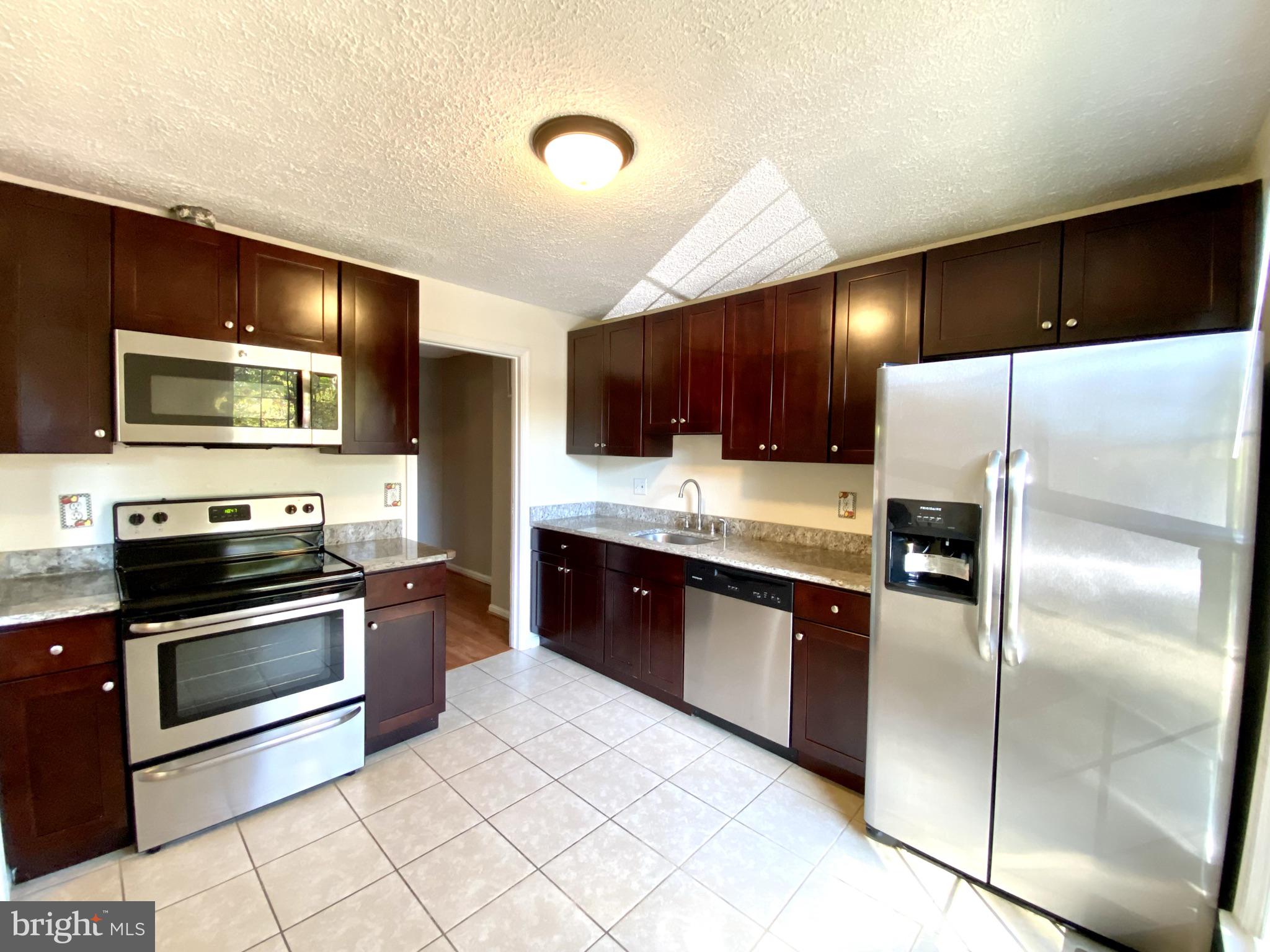 BELLE AMI CONDO-PHASE 2> - Residential Lease