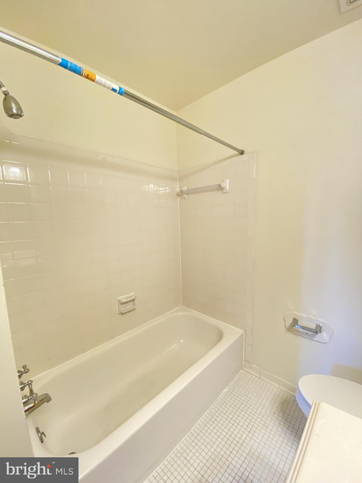 BELLE AMI CONDO-PHASE 2> - Residential Lease