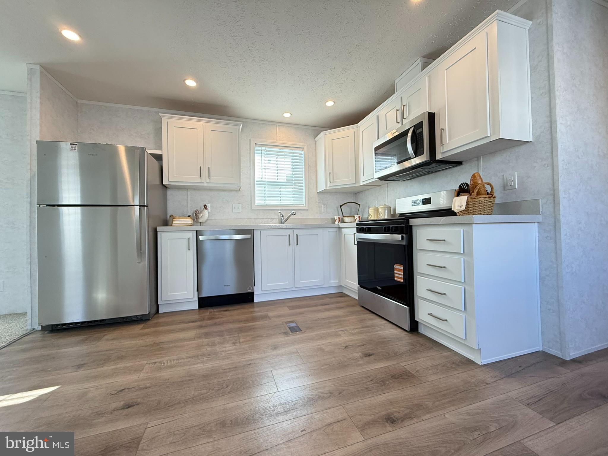 HONEY BROOK MANOR - Residential