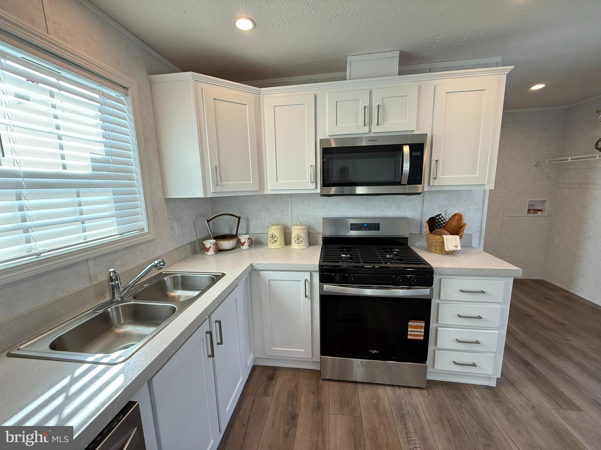 HONEY BROOK MANOR - Residential