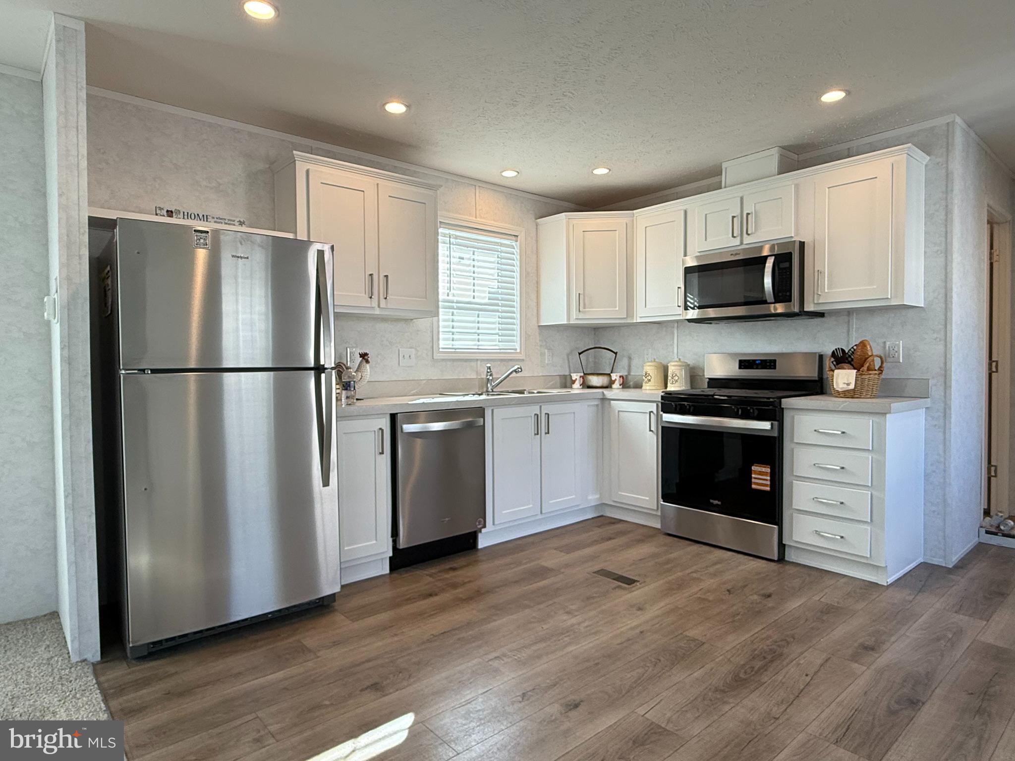 HONEY BROOK MANOR - Residential