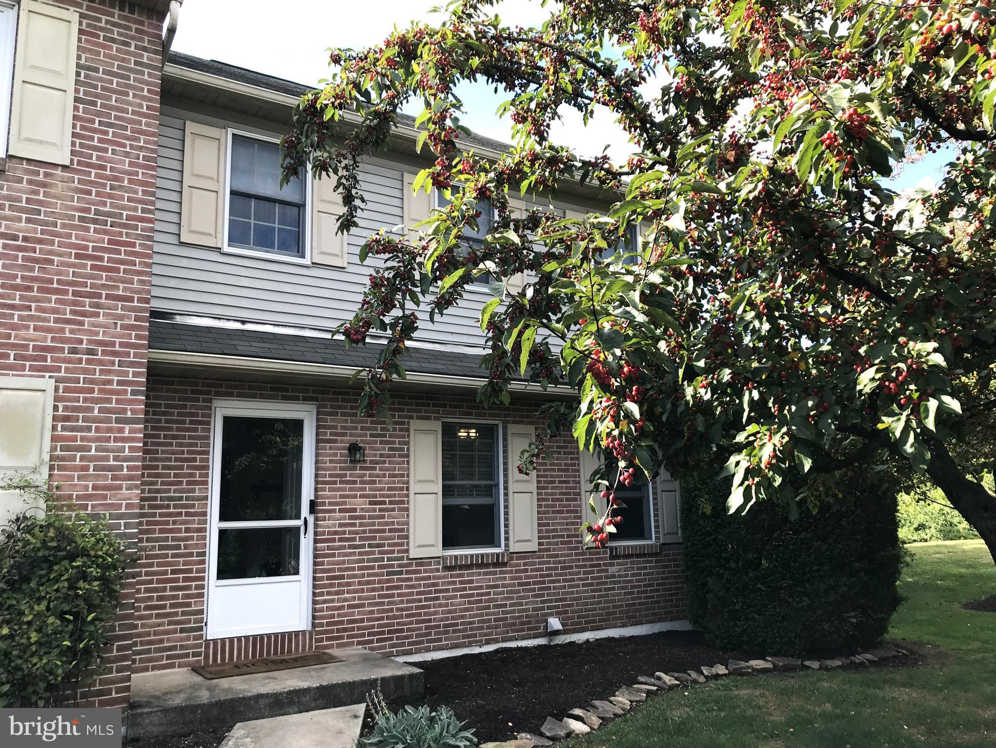 Looking for Exeter Schools? Looking for no grass cutting or snow shoveling? Then here it is! Come take a look at this Laurel Springs 3 bedroom Townhome. Conveniently located, this end unit townhome offers a nice kitchen with room for a table or island, a formal dining room, and a spacious living room. From here, there is a slider to a large relaxing deck. there is also a powder room for your guests. upstairs you will find the three bedrooms. The spacious primary bedroom, complete with its own bath, and two other nice sized bedrooms, and a bath to serve those. Now check out the lower level. This finished area offer a huge family room, great for gatherings, parties, playing, storage, hobbies, or all of the above. This also includes a small bar, complete with a small fridge. A separate workshop/storage area complete the lower level.
Amenities include economical gas heat, central air, and since this is an end unit townhome, you get the advantage of a large window in the dining room, great natural lighting and ambiance, and almost private access to the large grass area behind. Just move in and Enjoy!