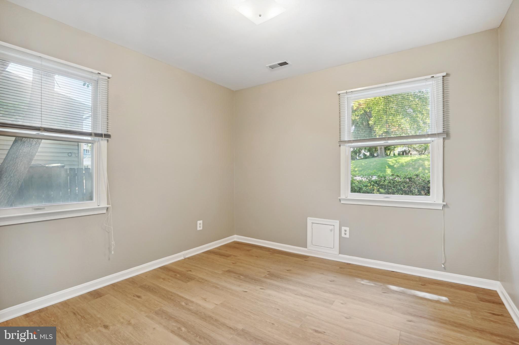 PIMMIT HILLS - Residential Lease