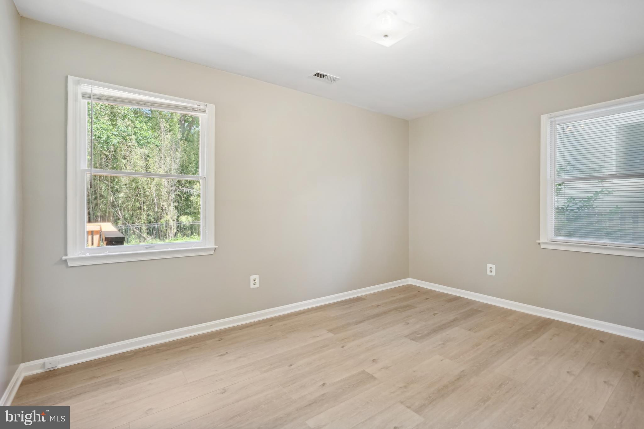 PIMMIT HILLS - Residential Lease