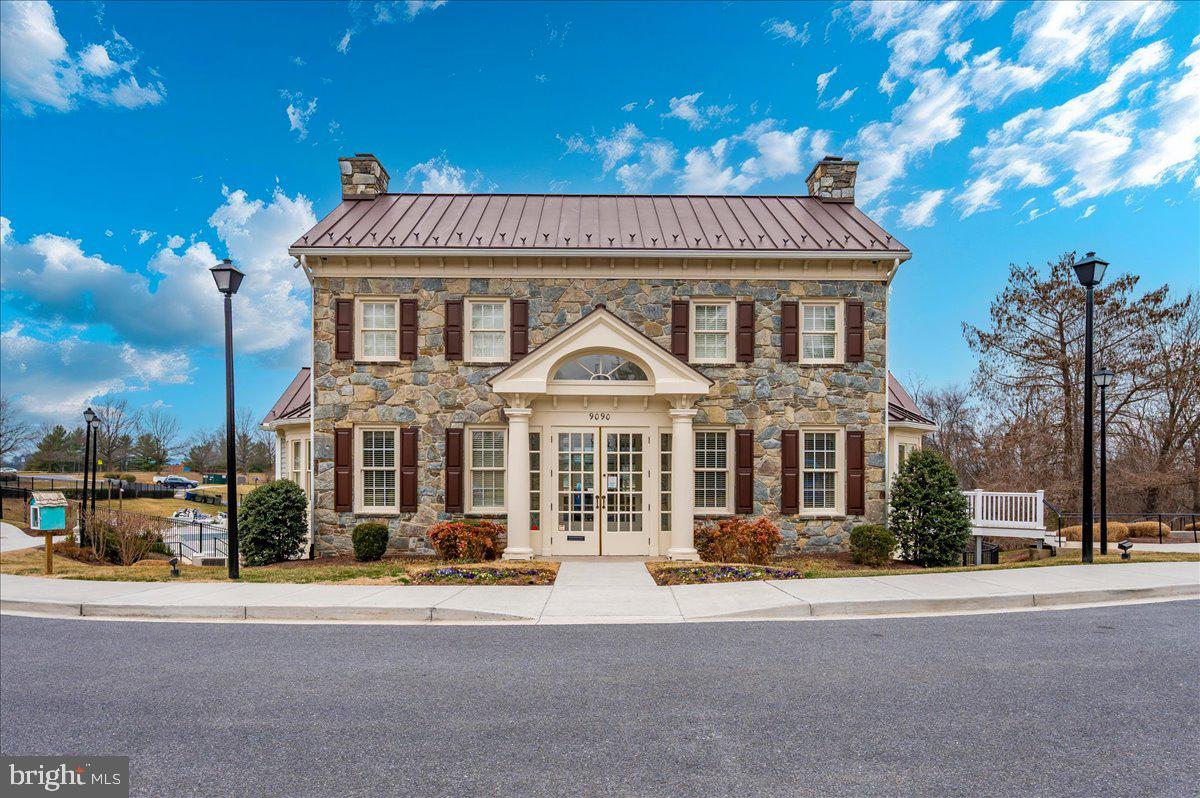 SPRING RIDGE - Residential