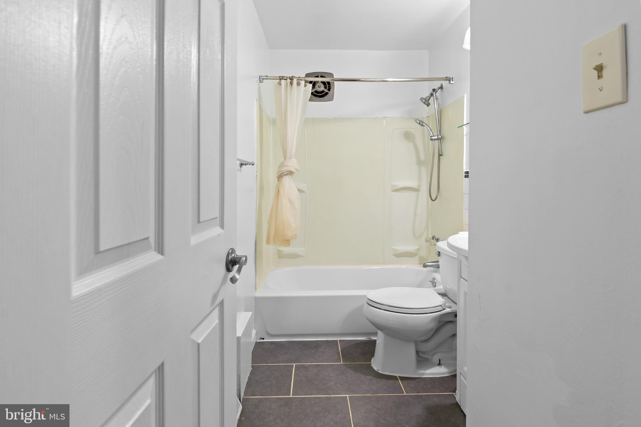 MEDFIELD - Residential Lease