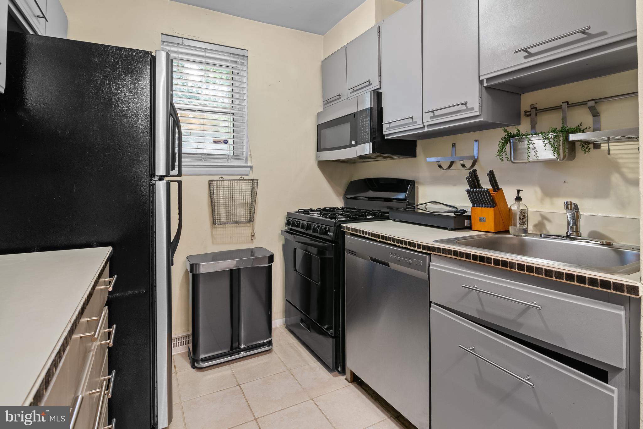 MEDFIELD - Residential Lease