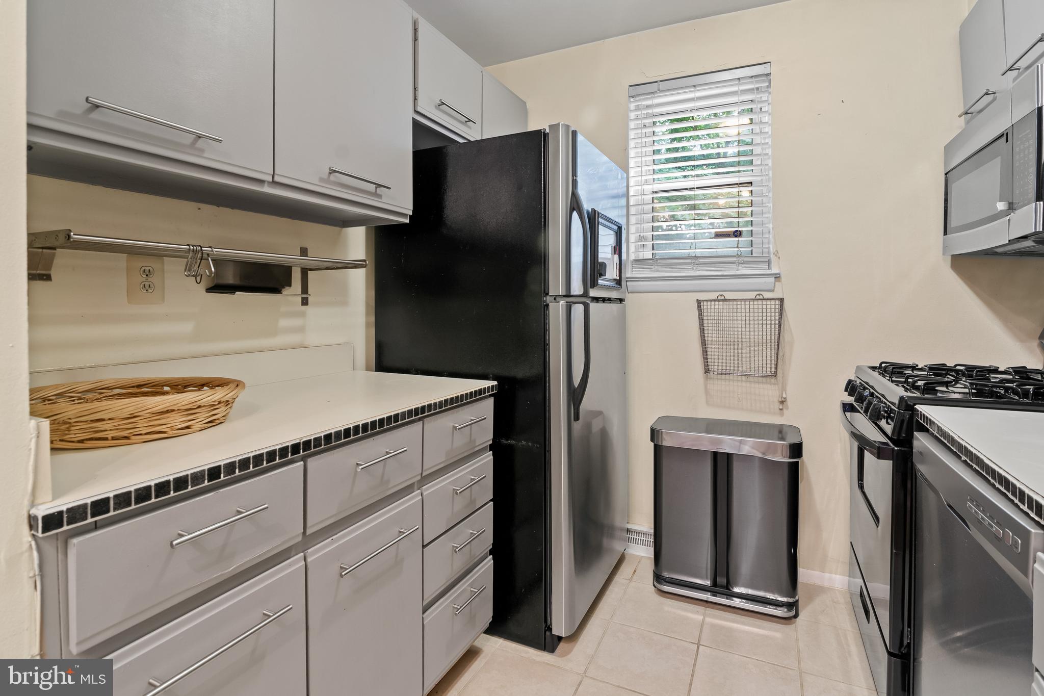 MEDFIELD - Residential Lease
