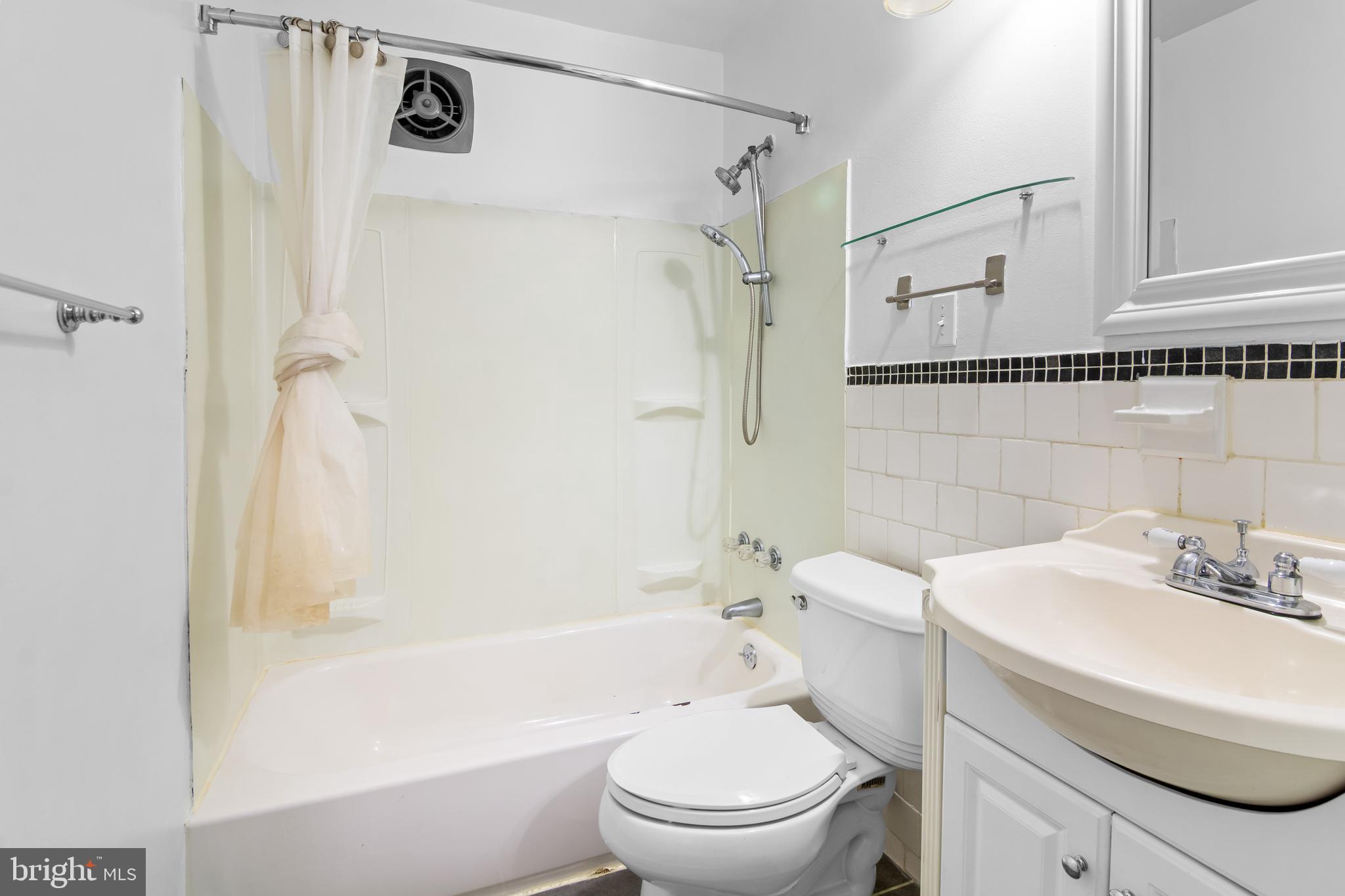 MEDFIELD - Residential Lease