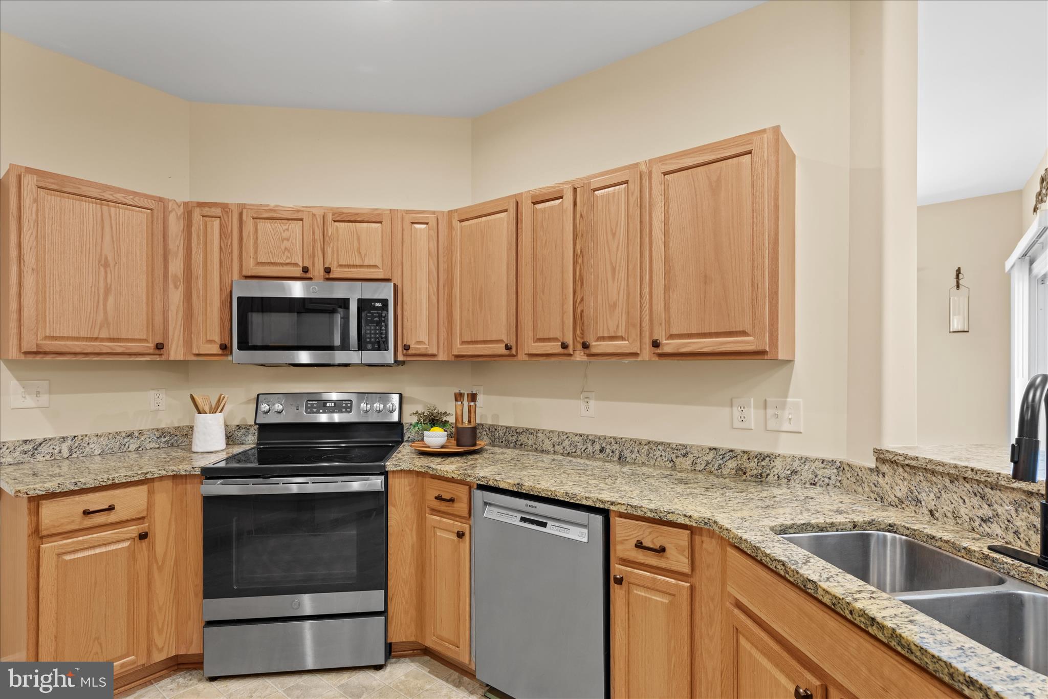 WOODS COVE - Residential