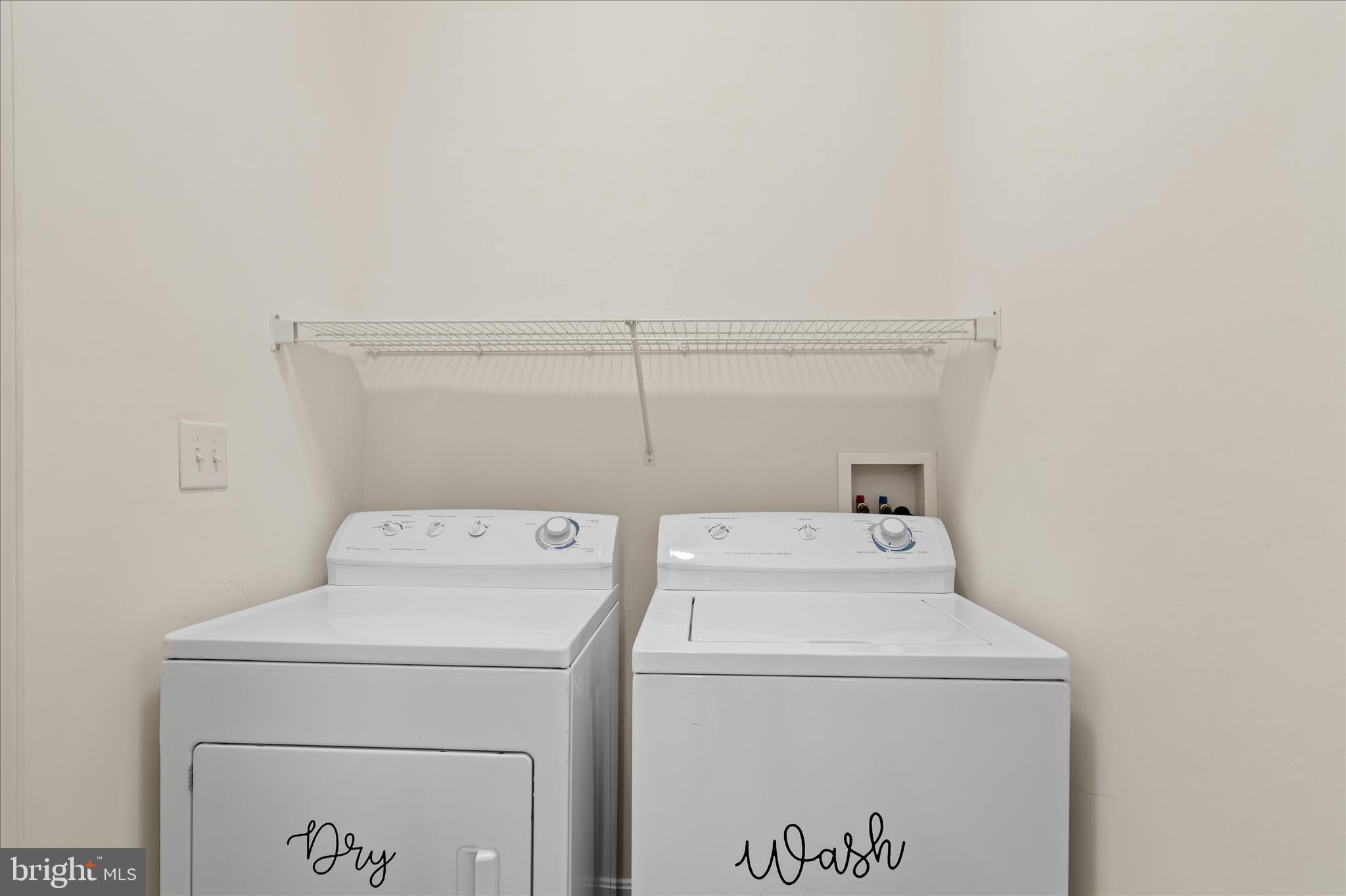 WOODS COVE - Residential