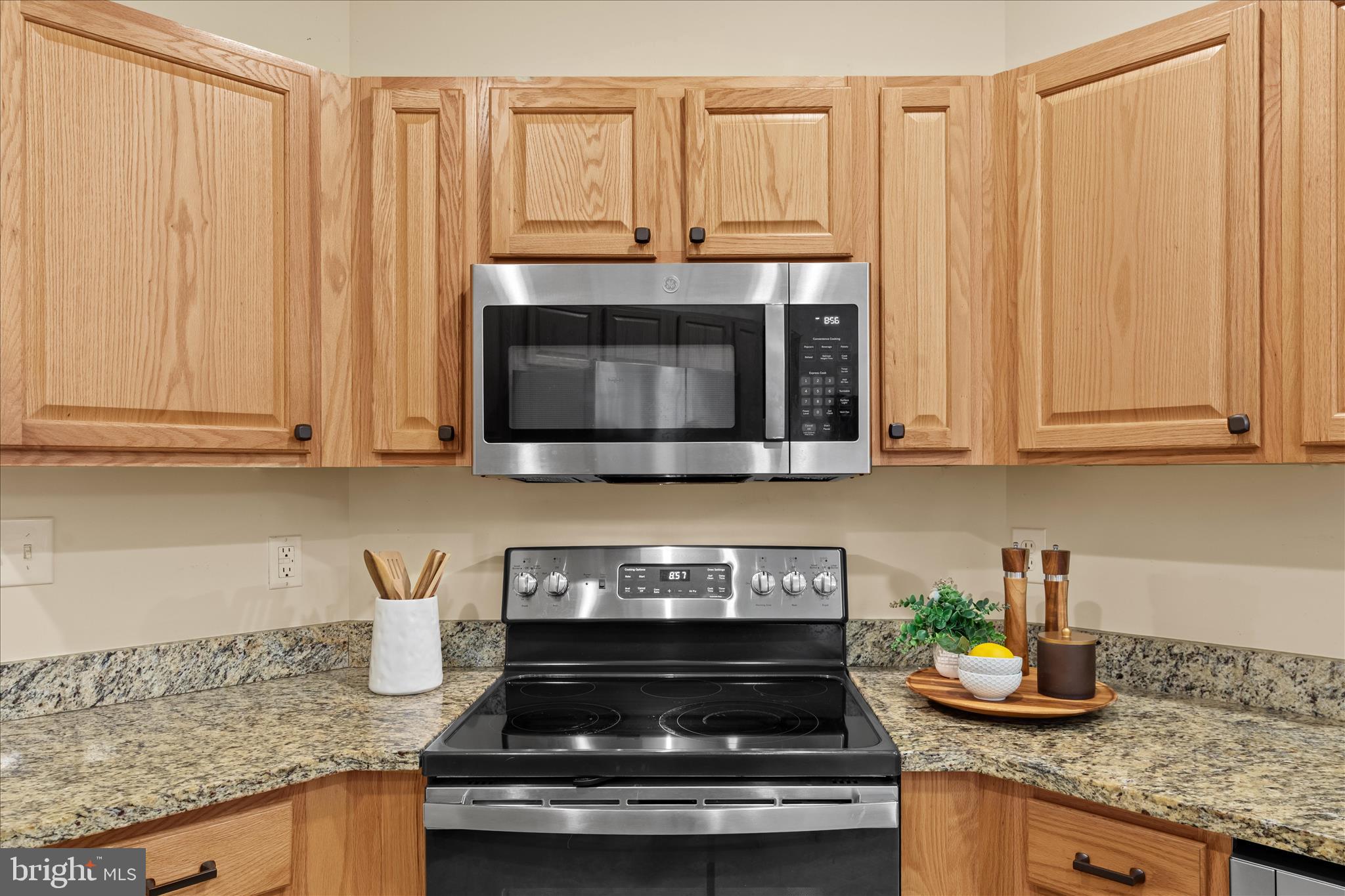 WOODS COVE - Residential