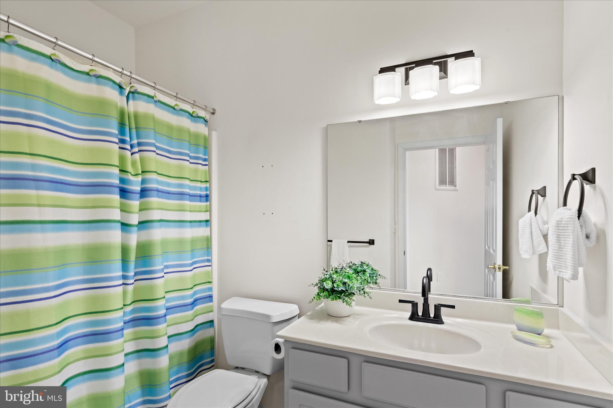 WOODS COVE - Residential