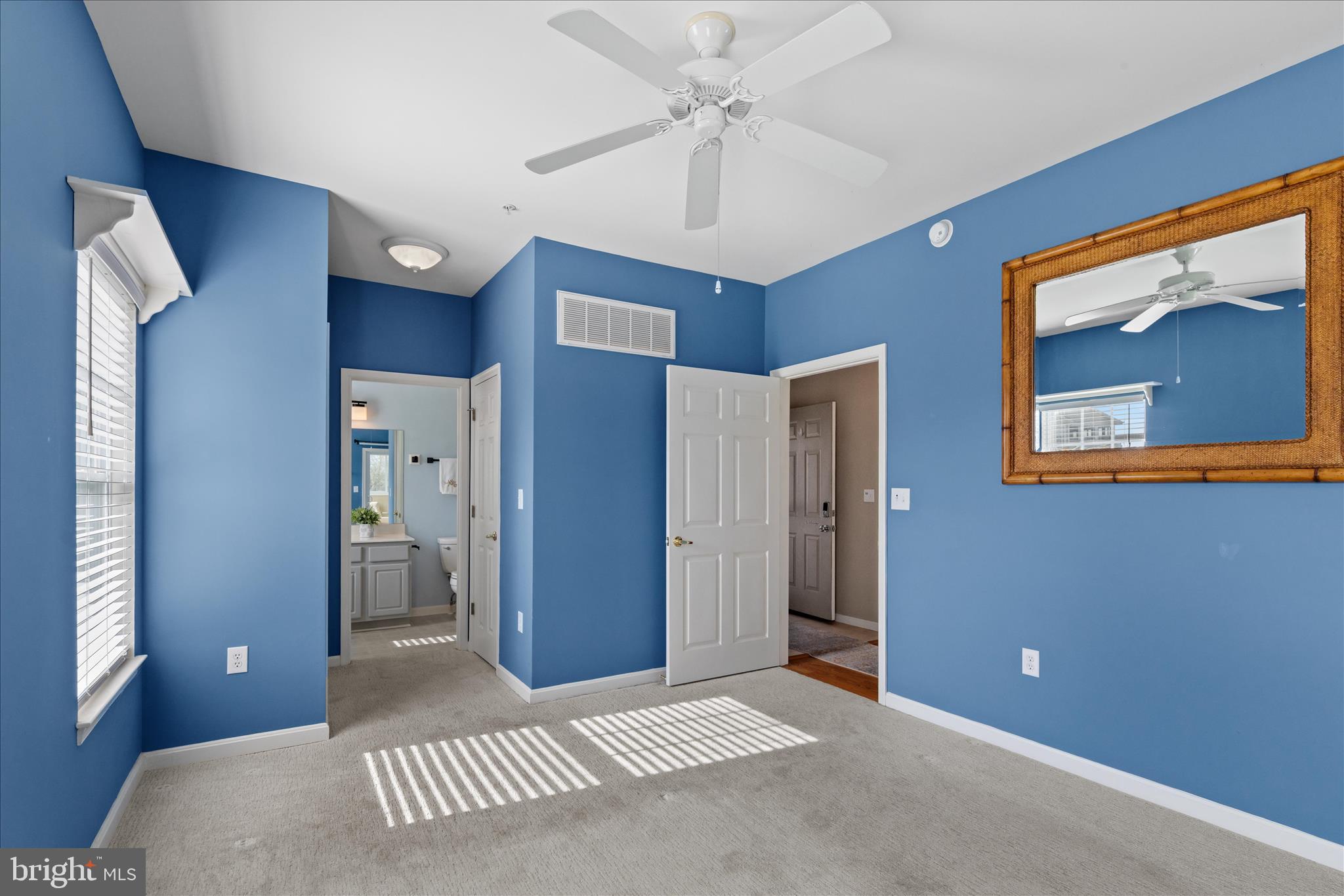 WOODS COVE - Residential