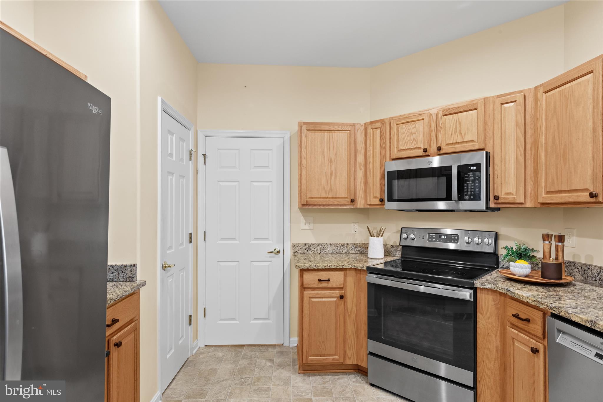 WOODS COVE - Residential