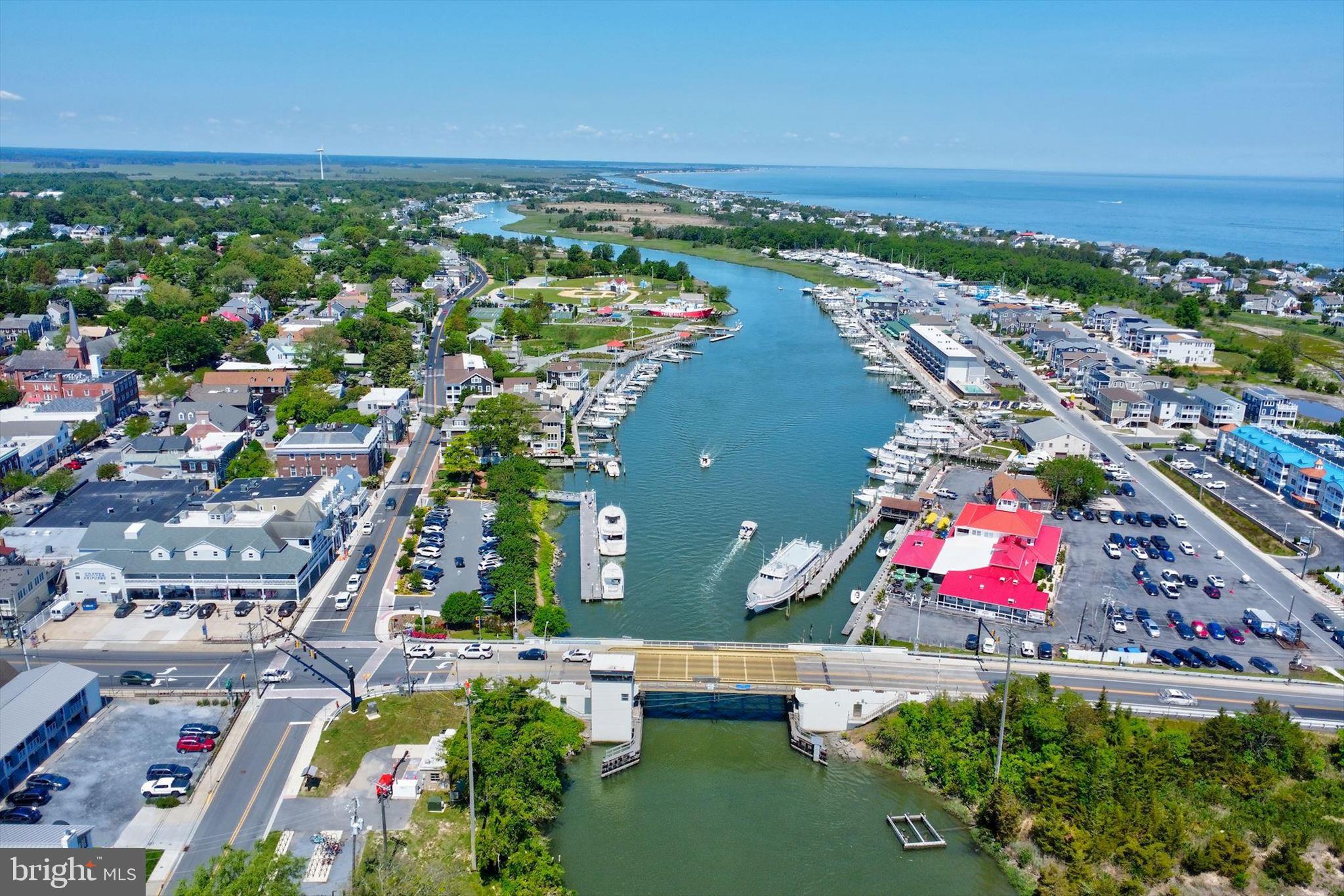 WOODS COVE - Residential