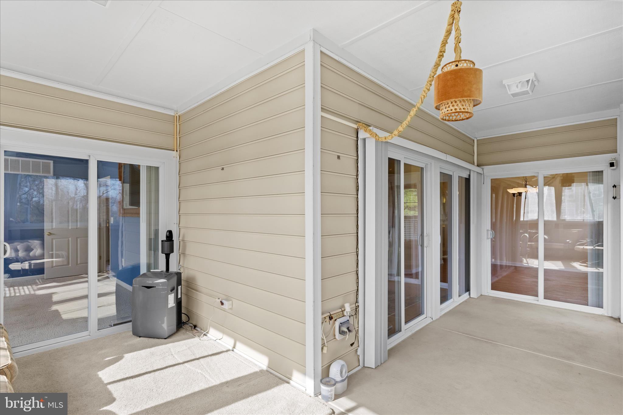 WOODS COVE - Residential