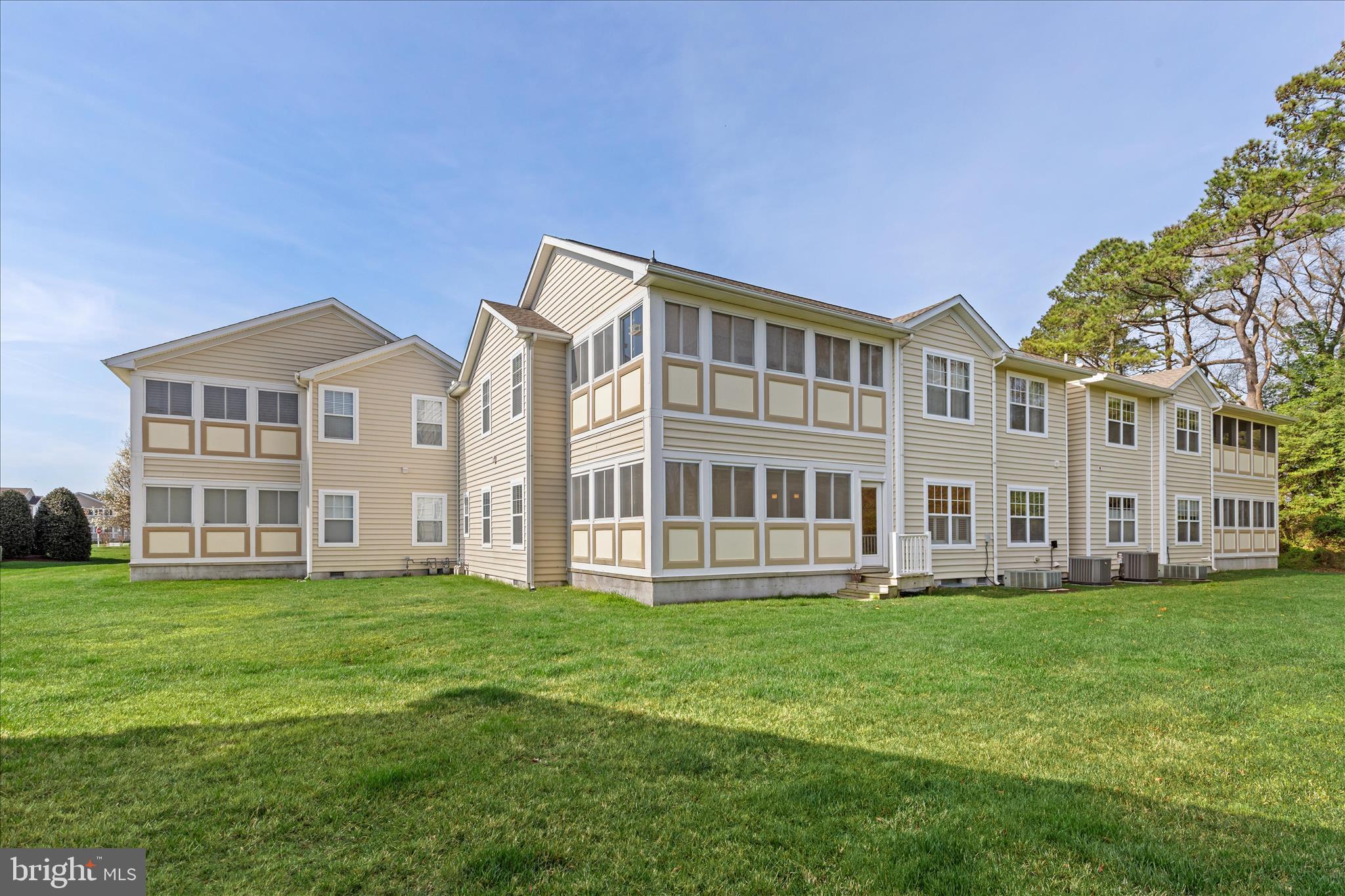 WOODS COVE - Residential