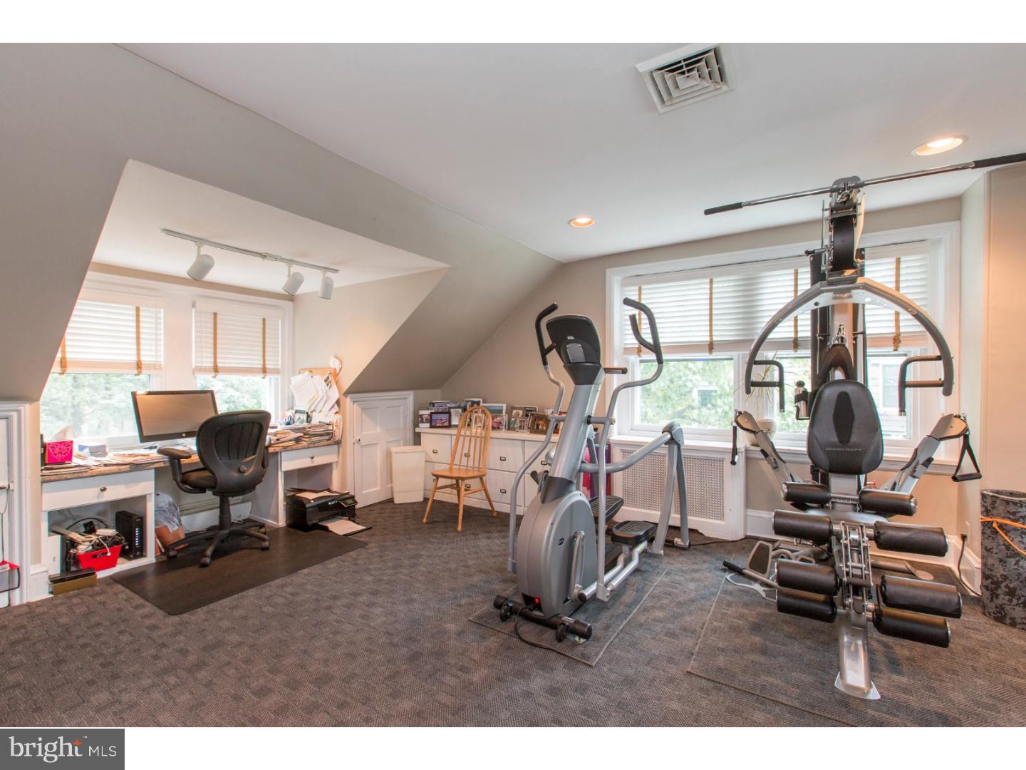 EAST FALLS - Residential