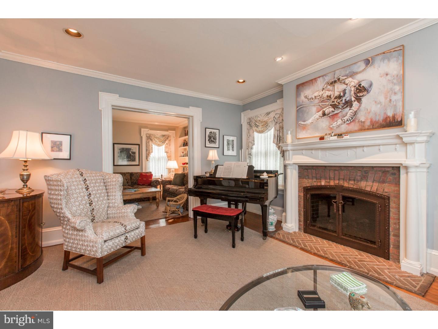 EAST FALLS - Residential