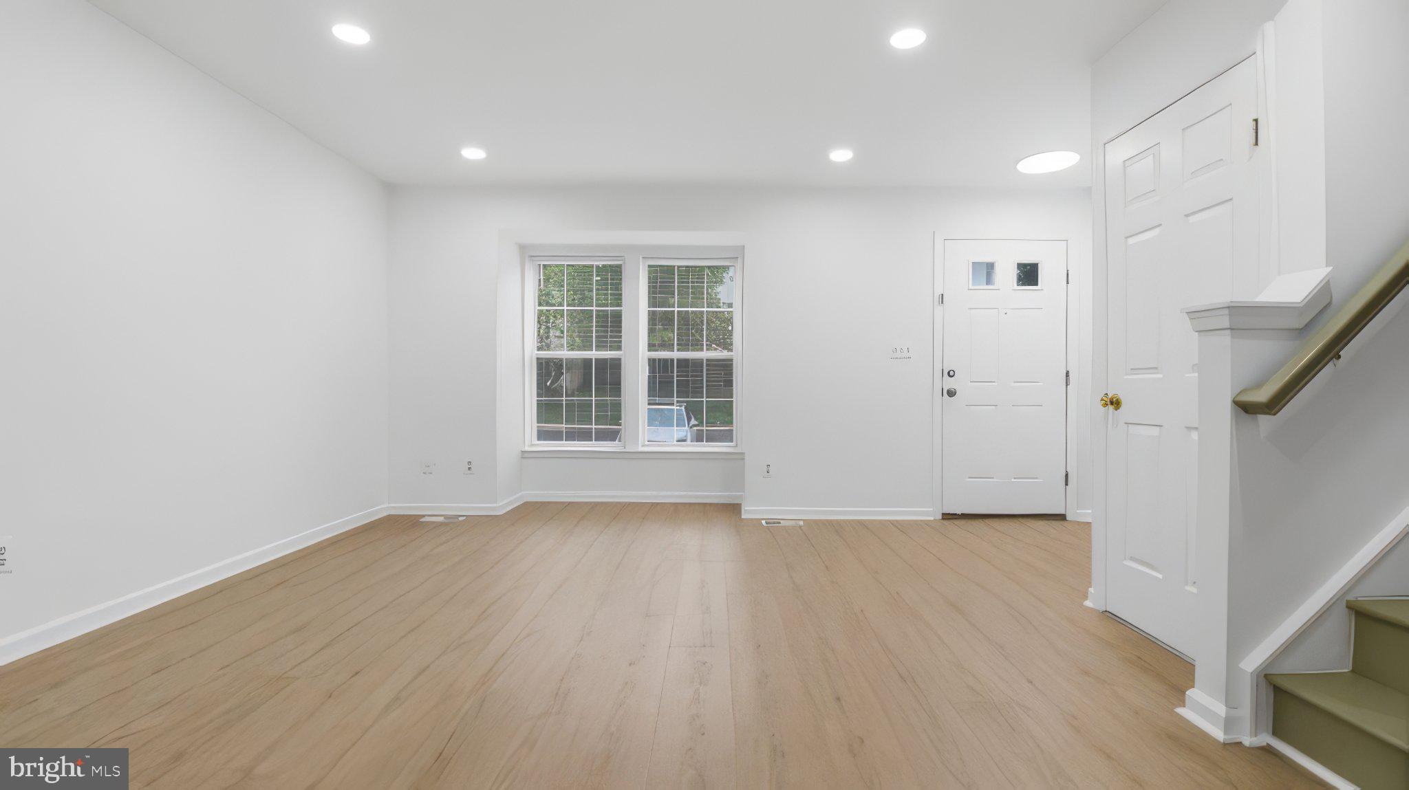 FOXBOROUGH - Residential