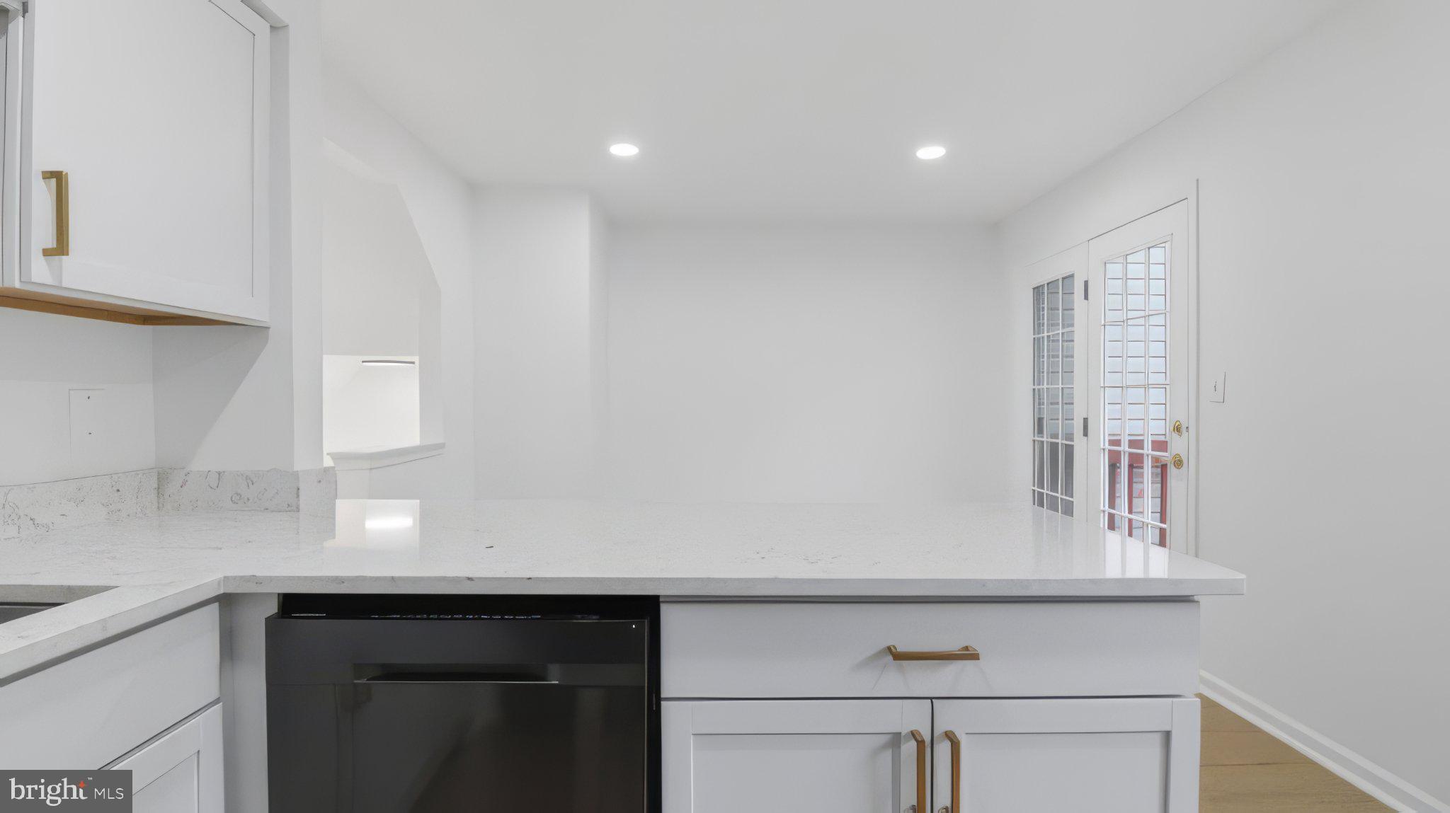 FOXBOROUGH - Residential