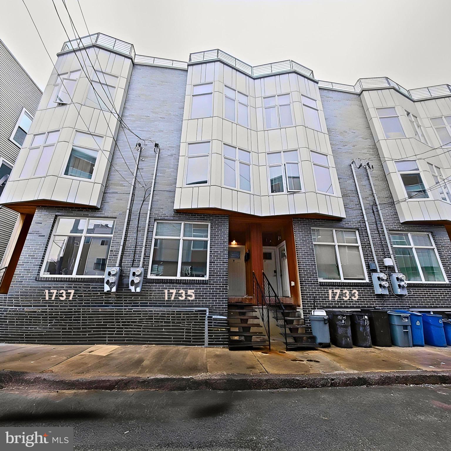 PHILADELPHIA (NORTHWEST) - Commercial Sale