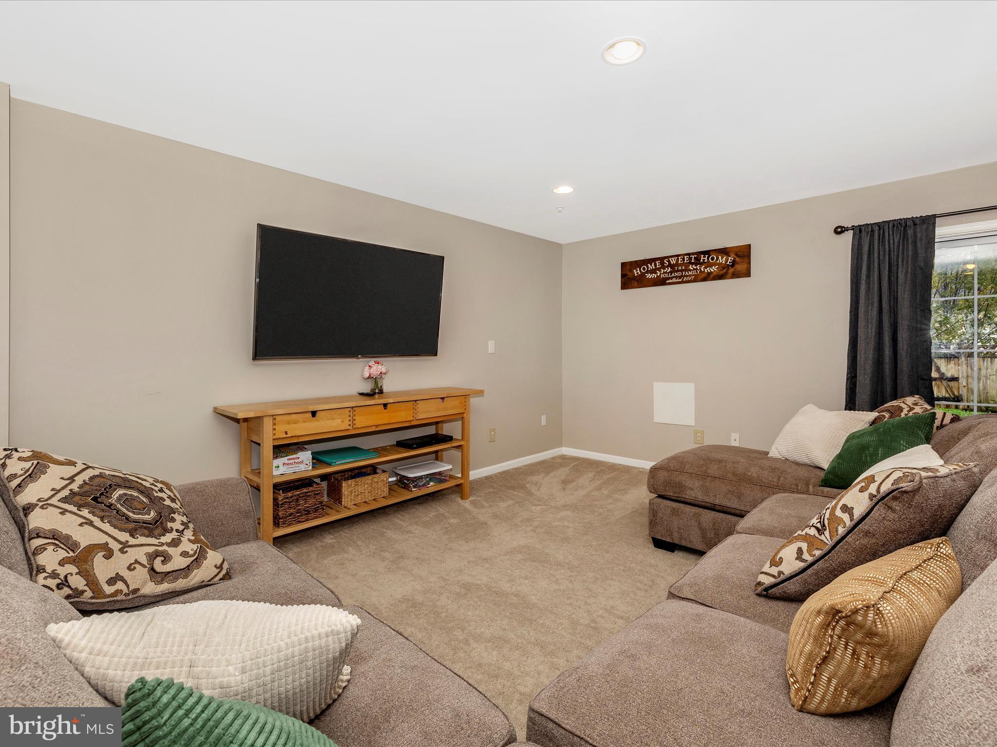 TWIN ARCH CROSSING - Residential