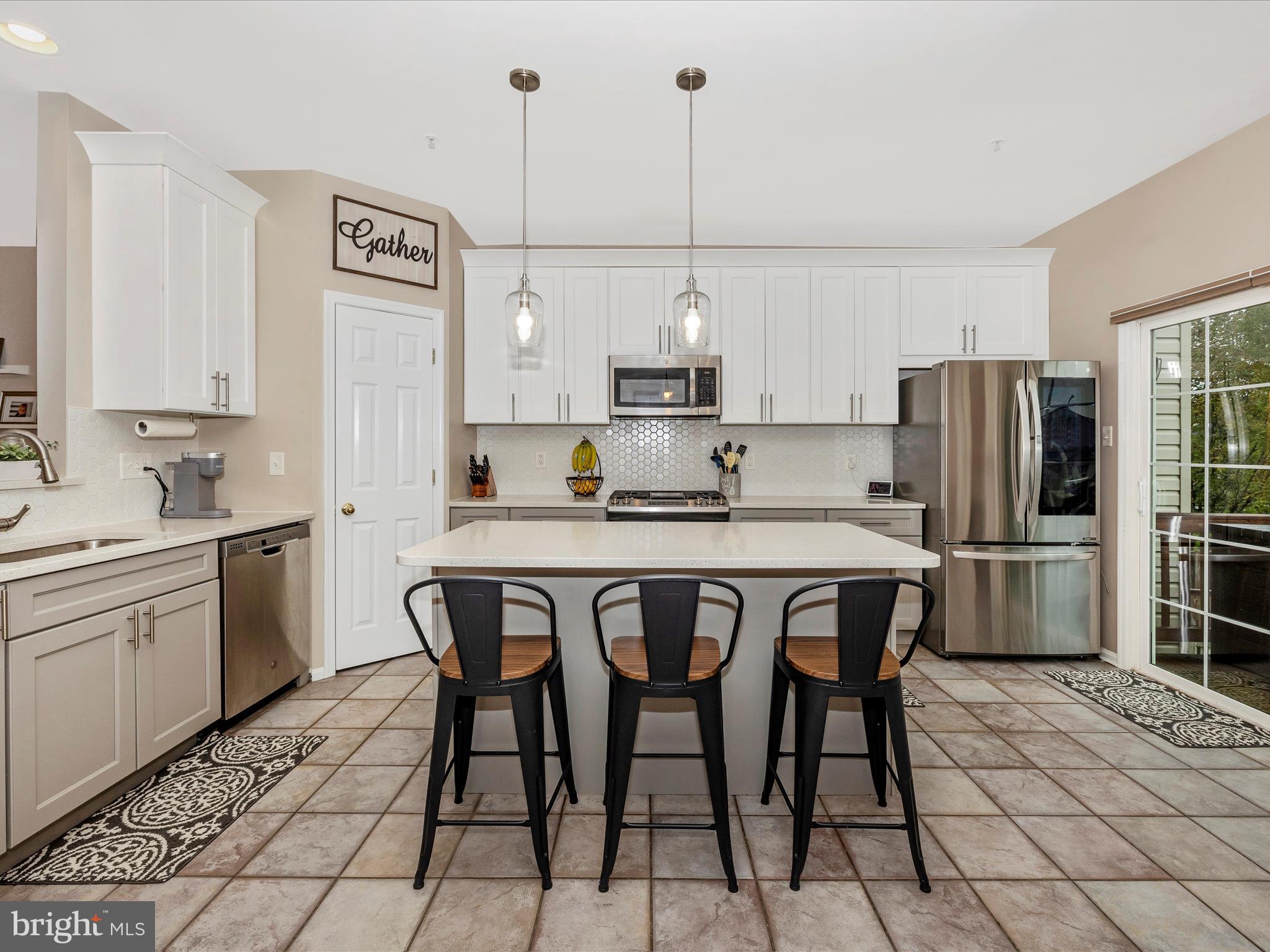 TWIN ARCH CROSSING - Residential