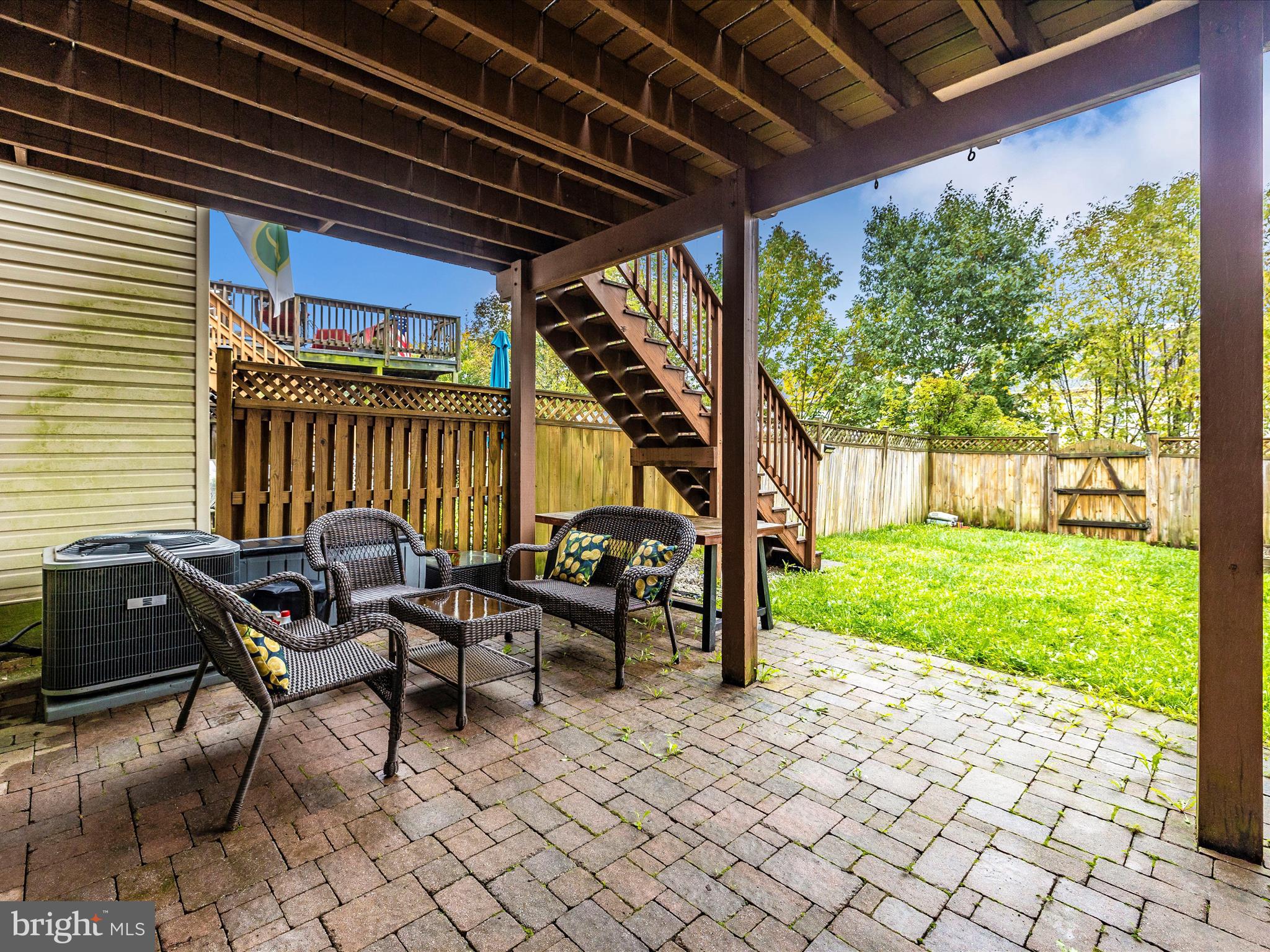 TWIN ARCH CROSSING - Residential