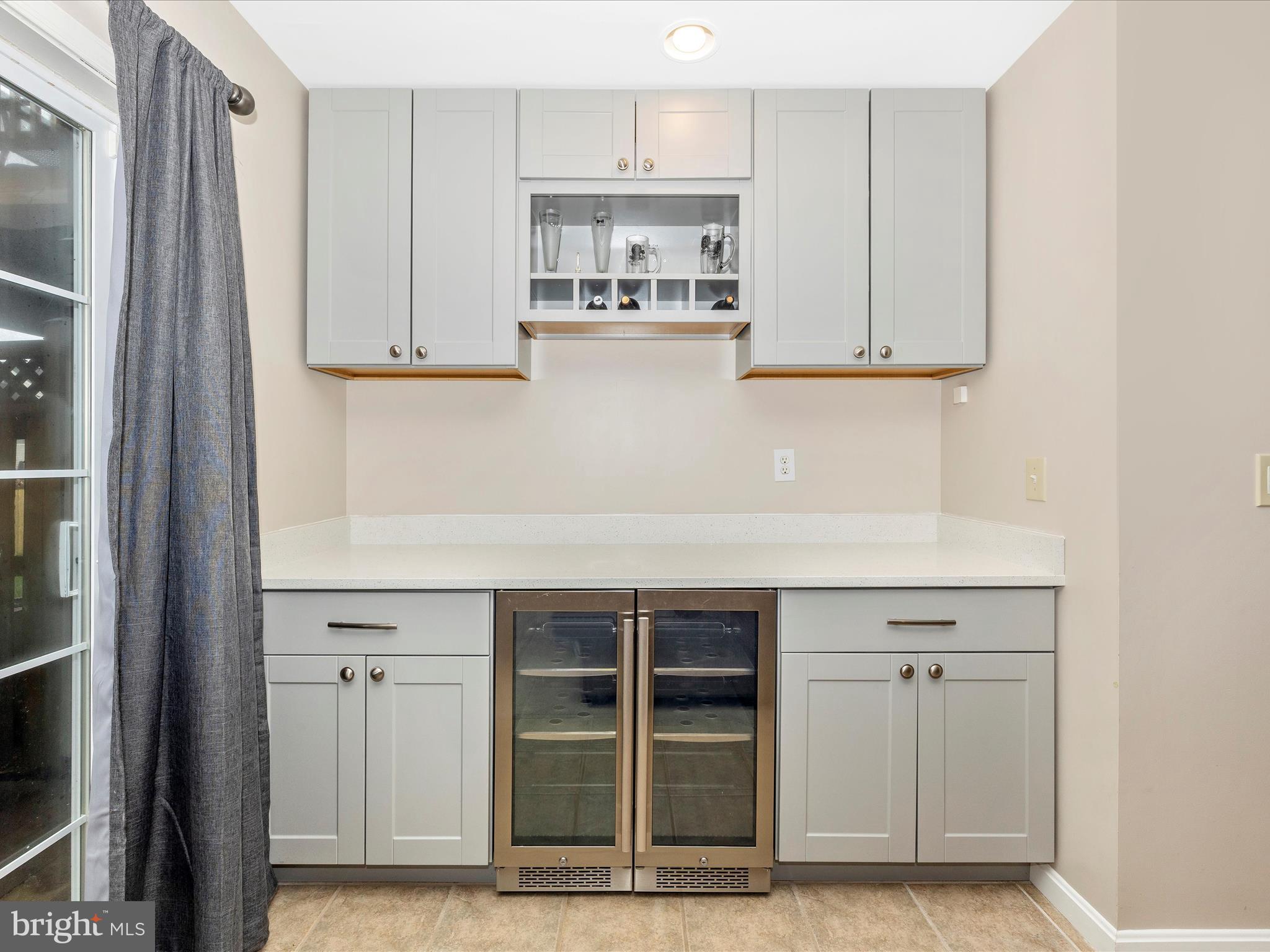 TWIN ARCH CROSSING - Residential