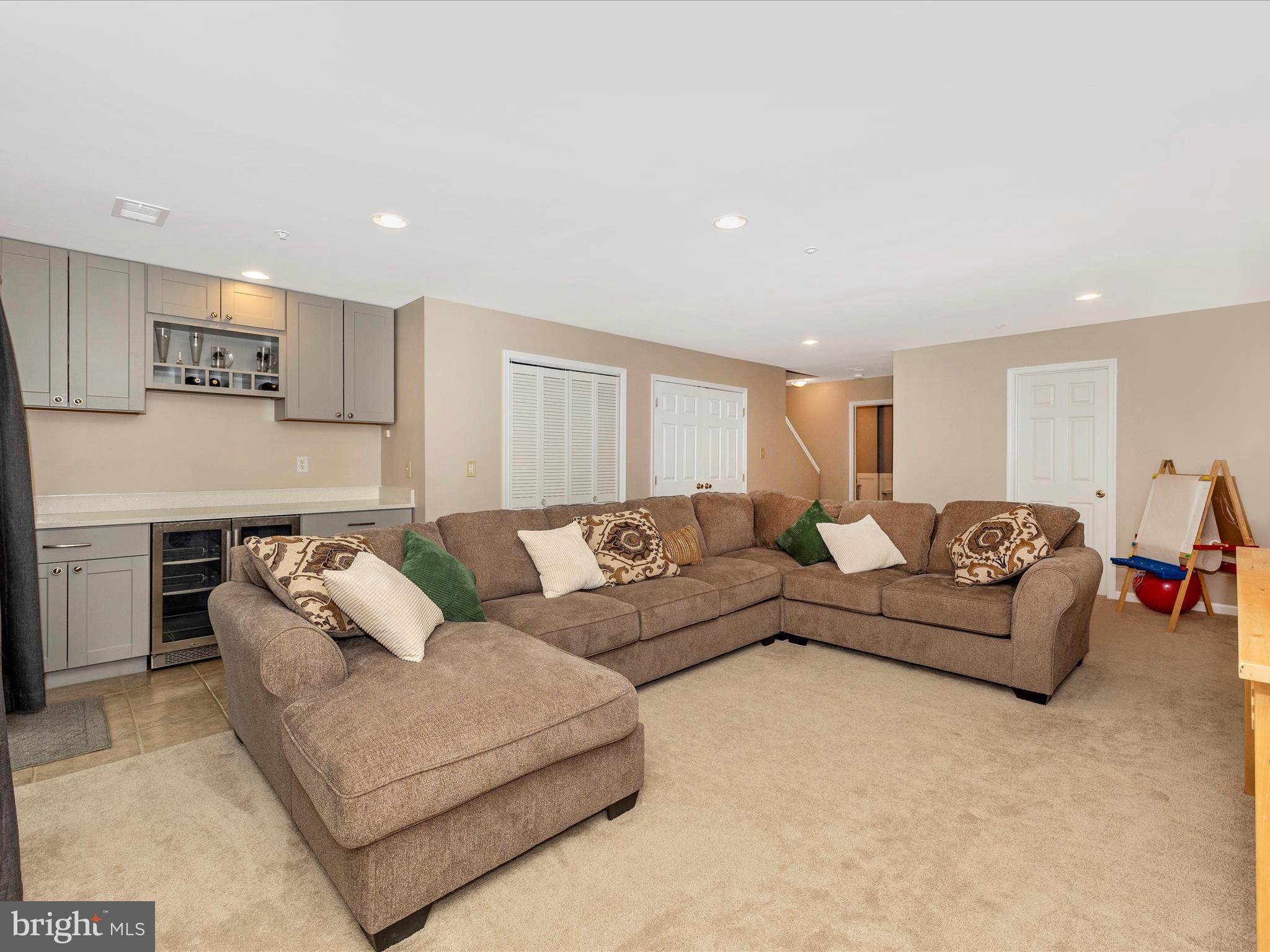 TWIN ARCH CROSSING - Residential