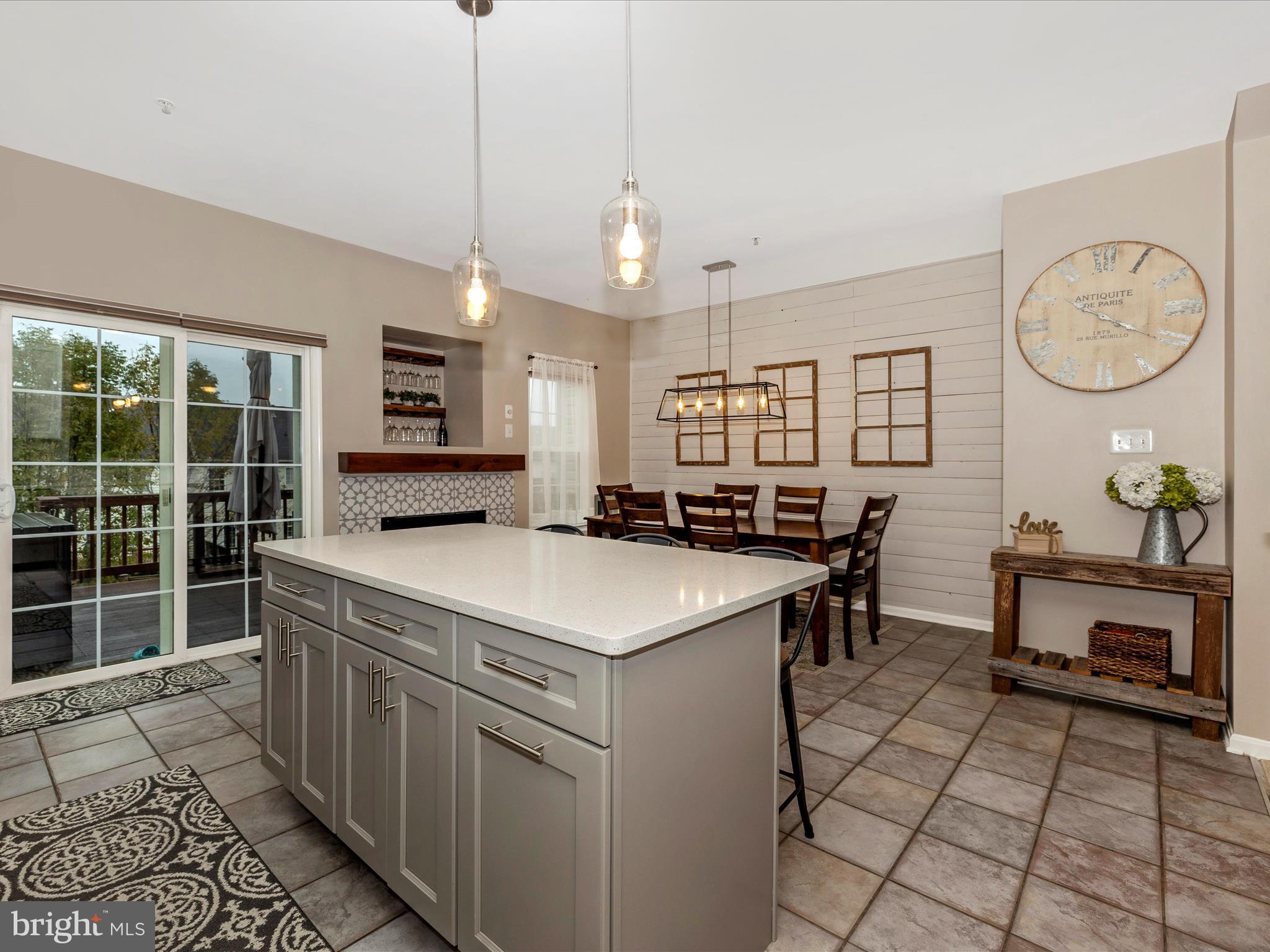 TWIN ARCH CROSSING - Residential