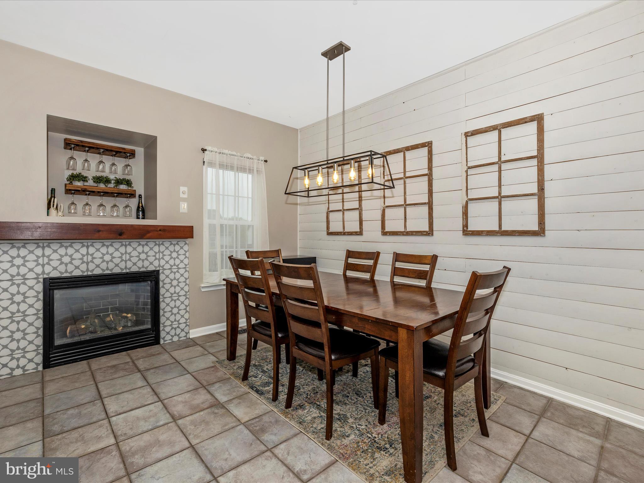 TWIN ARCH CROSSING - Residential