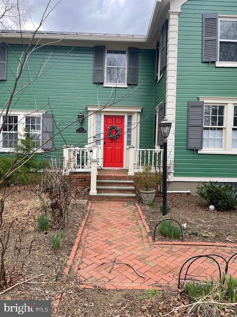 100 E COLONIAL HIGHWAY