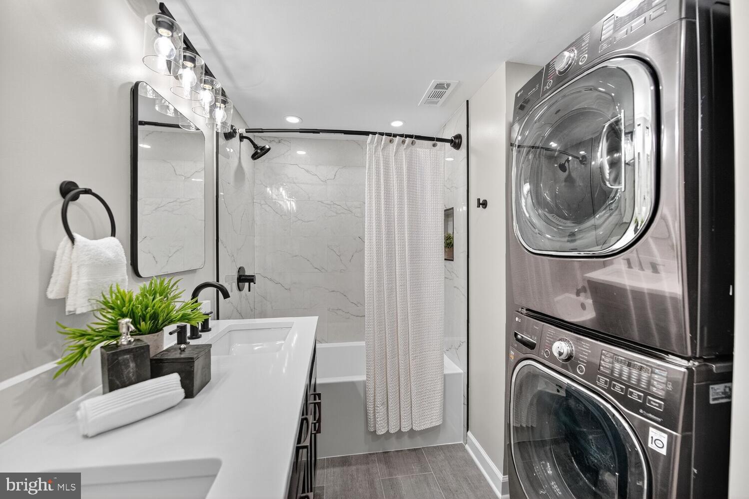 HAMILTON - Residential