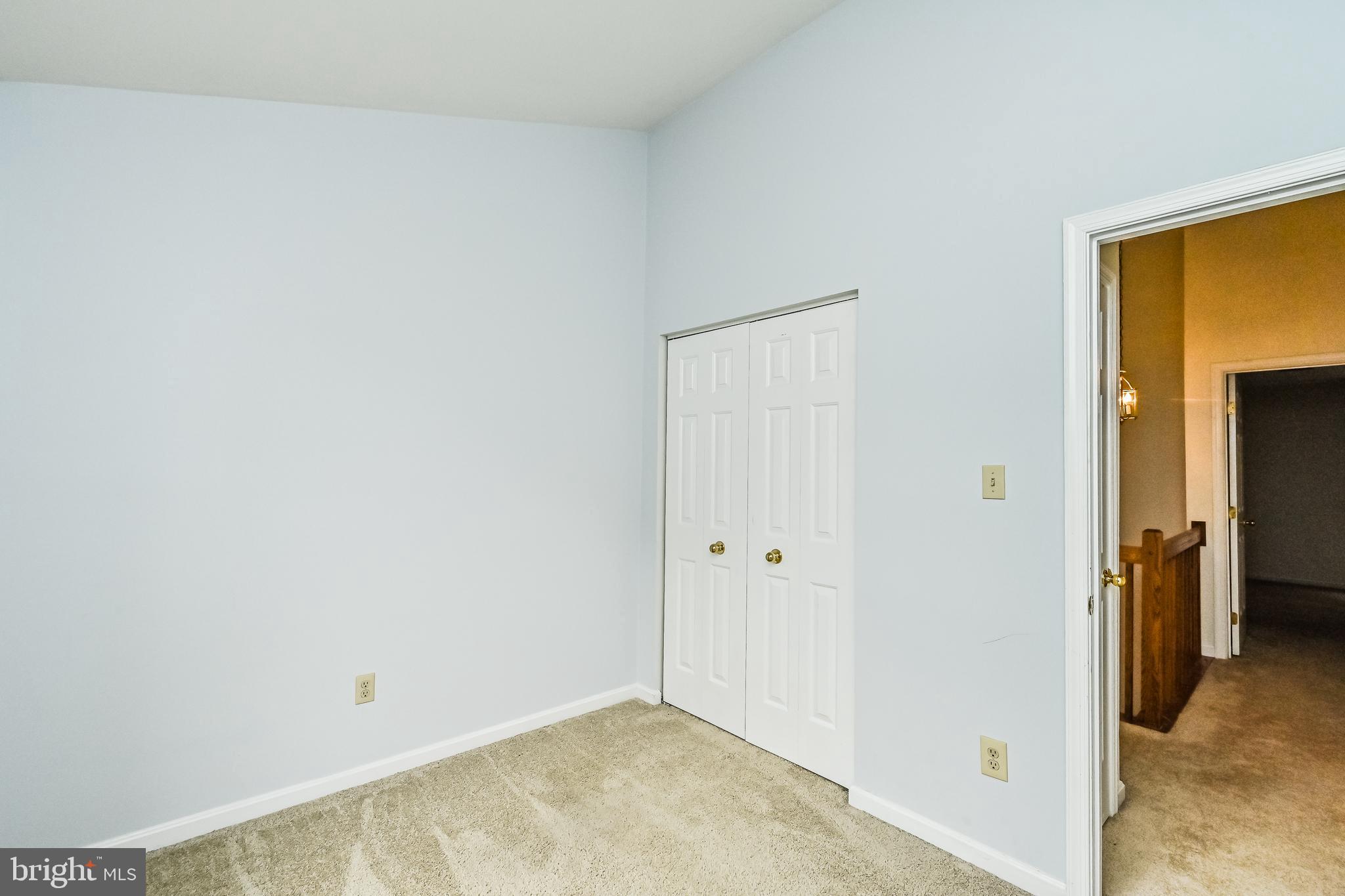 COMPTON VALLEY ESTATES - Residential Lease