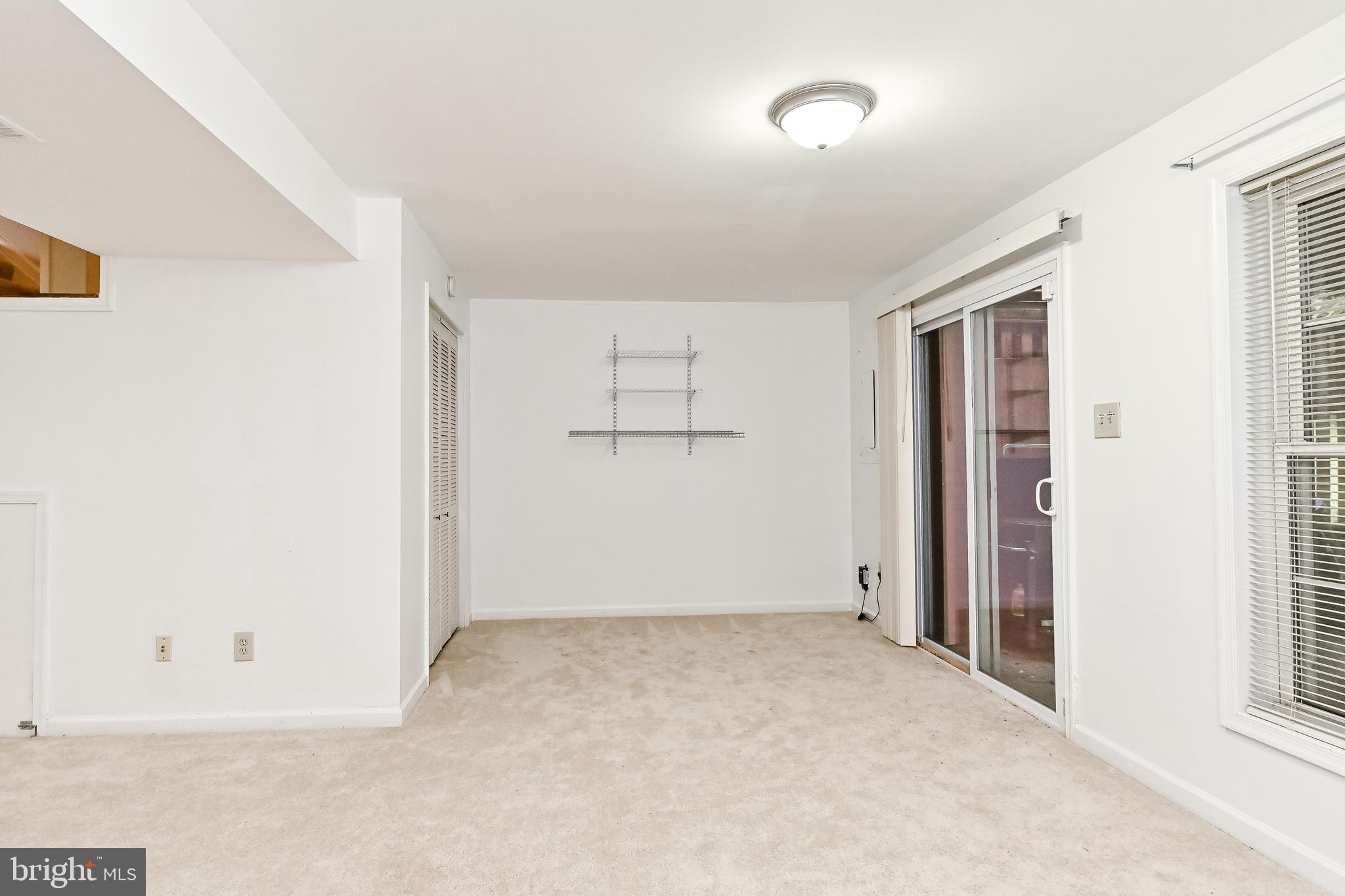 COMPTON VALLEY ESTATES - Residential Lease