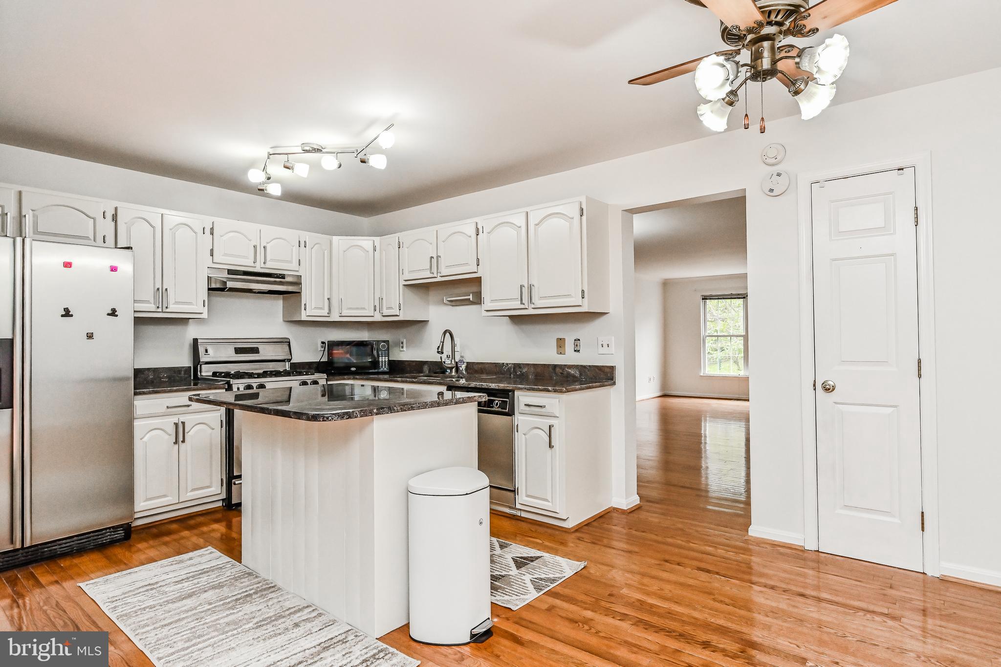 COMPTON VALLEY ESTATES - Residential Lease