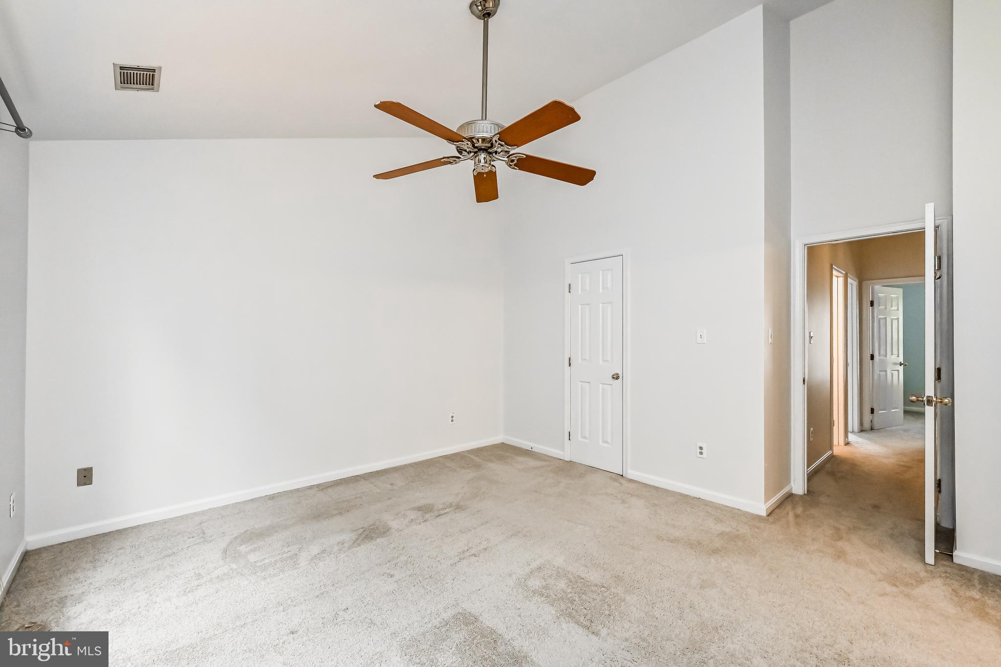 COMPTON VALLEY ESTATES - Residential Lease