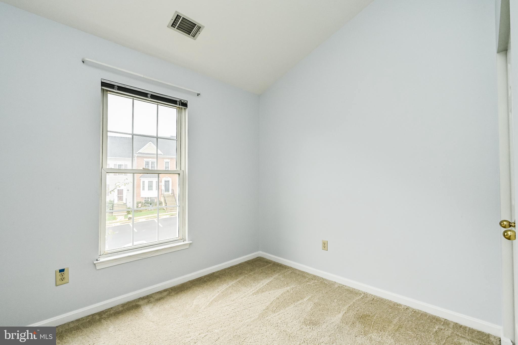 COMPTON VALLEY ESTATES - Residential Lease