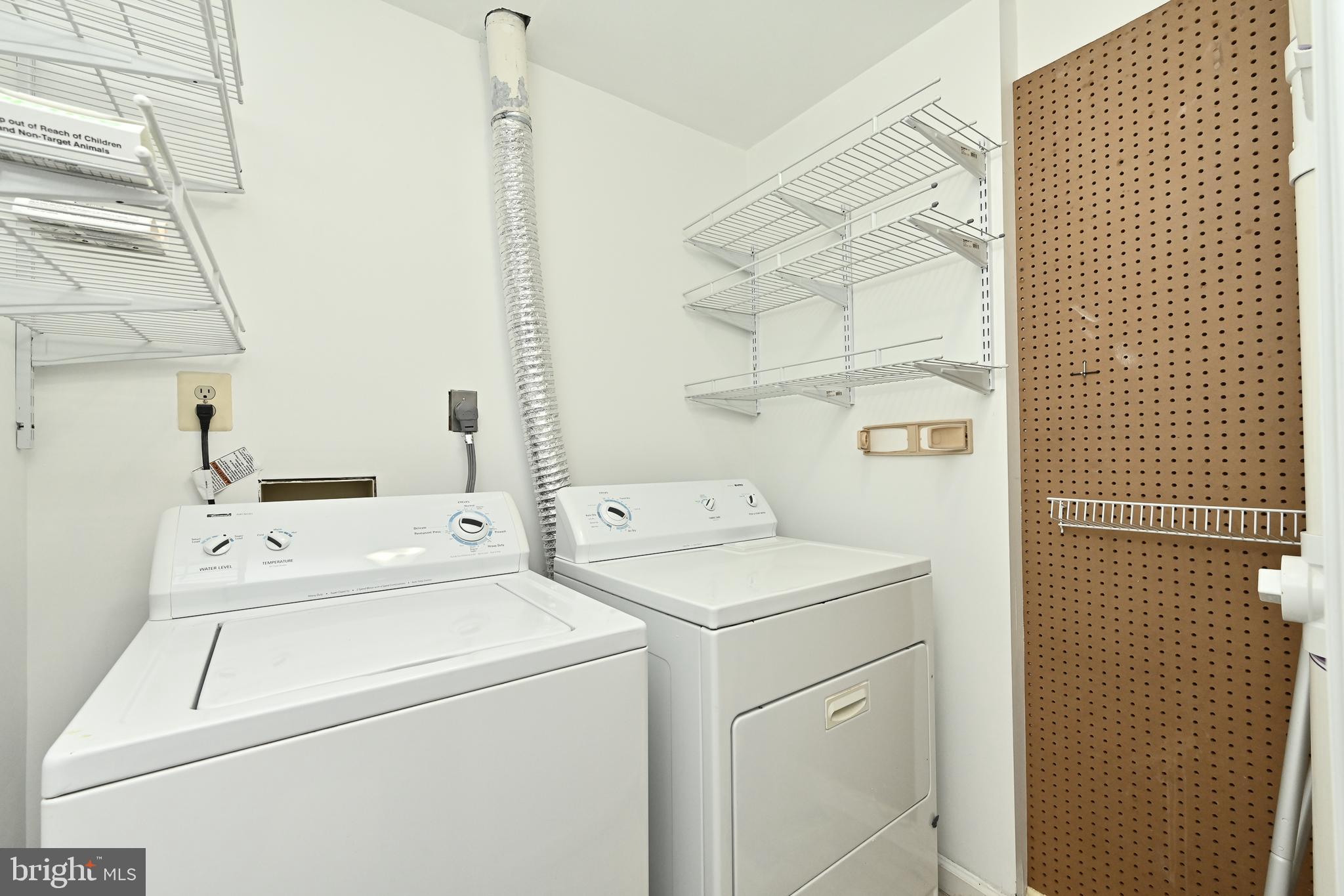 COMPTON VALLEY ESTATES - Residential Lease