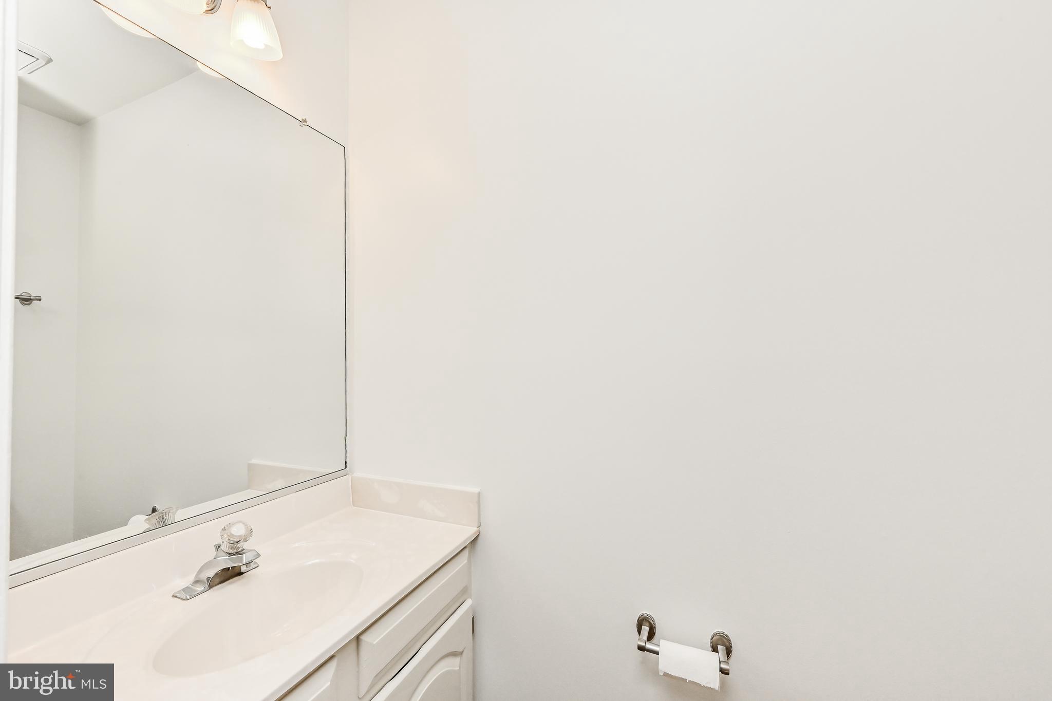 COMPTON VALLEY ESTATES - Residential Lease