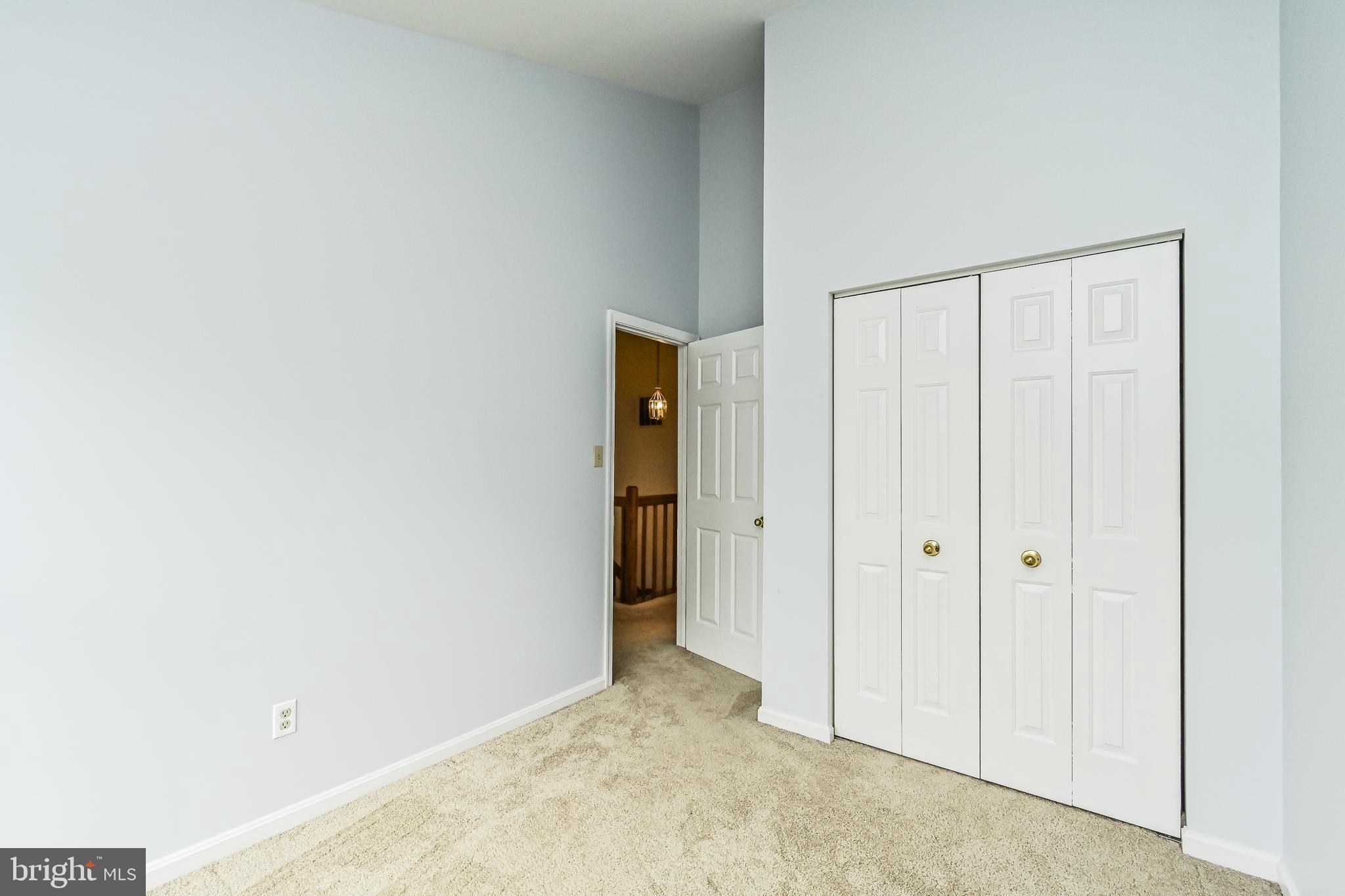 COMPTON VALLEY ESTATES - Residential Lease