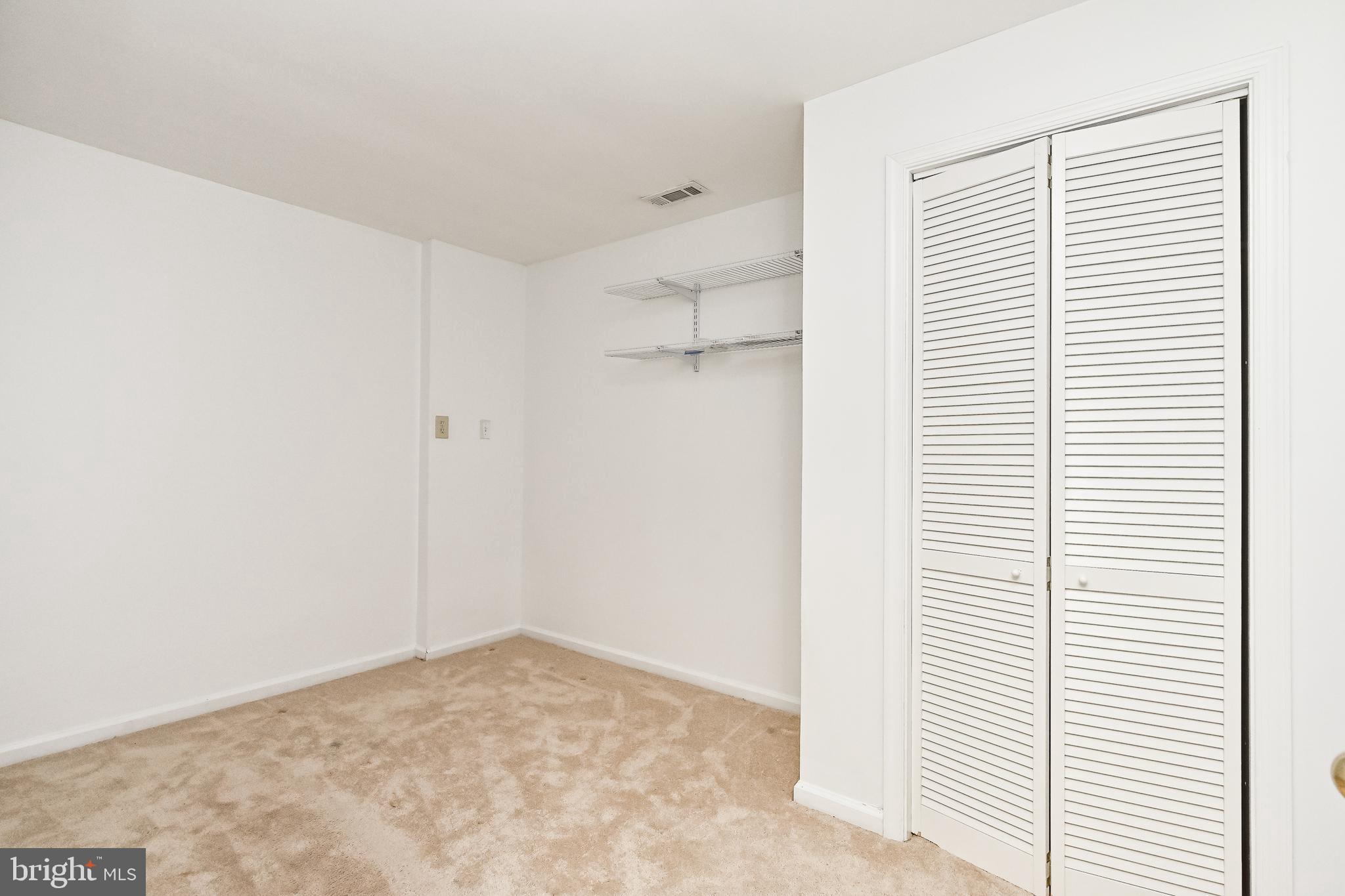 COMPTON VALLEY ESTATES - Residential Lease